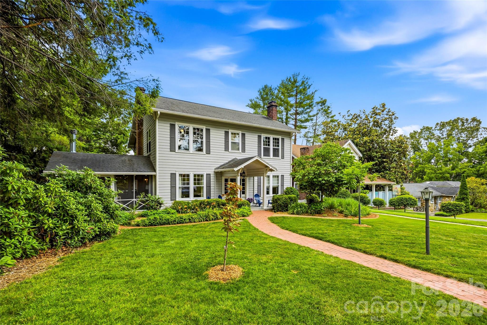 1620 Norwood Place Property Photo 6