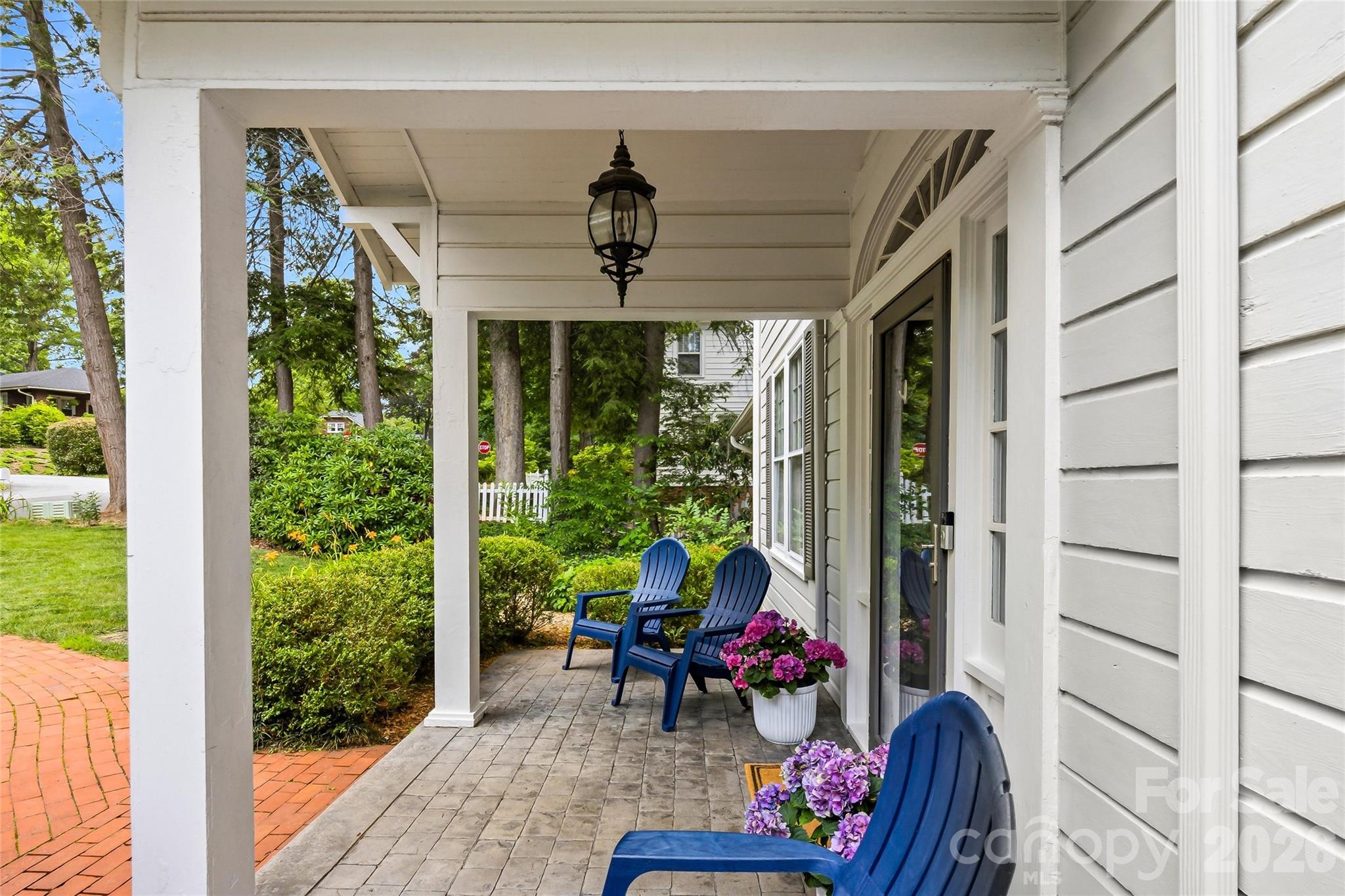1620 Norwood Place Property Photo 8