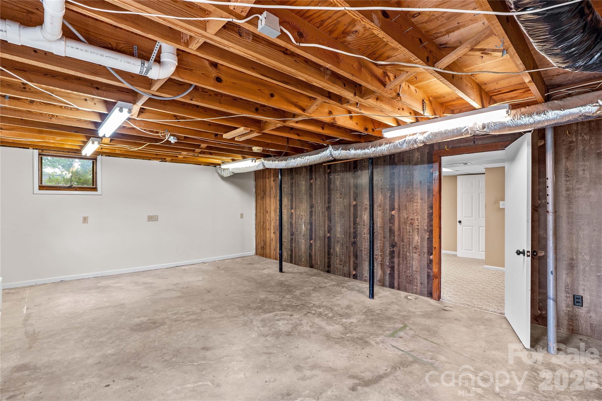 946 Shearers Road Property Photo 31