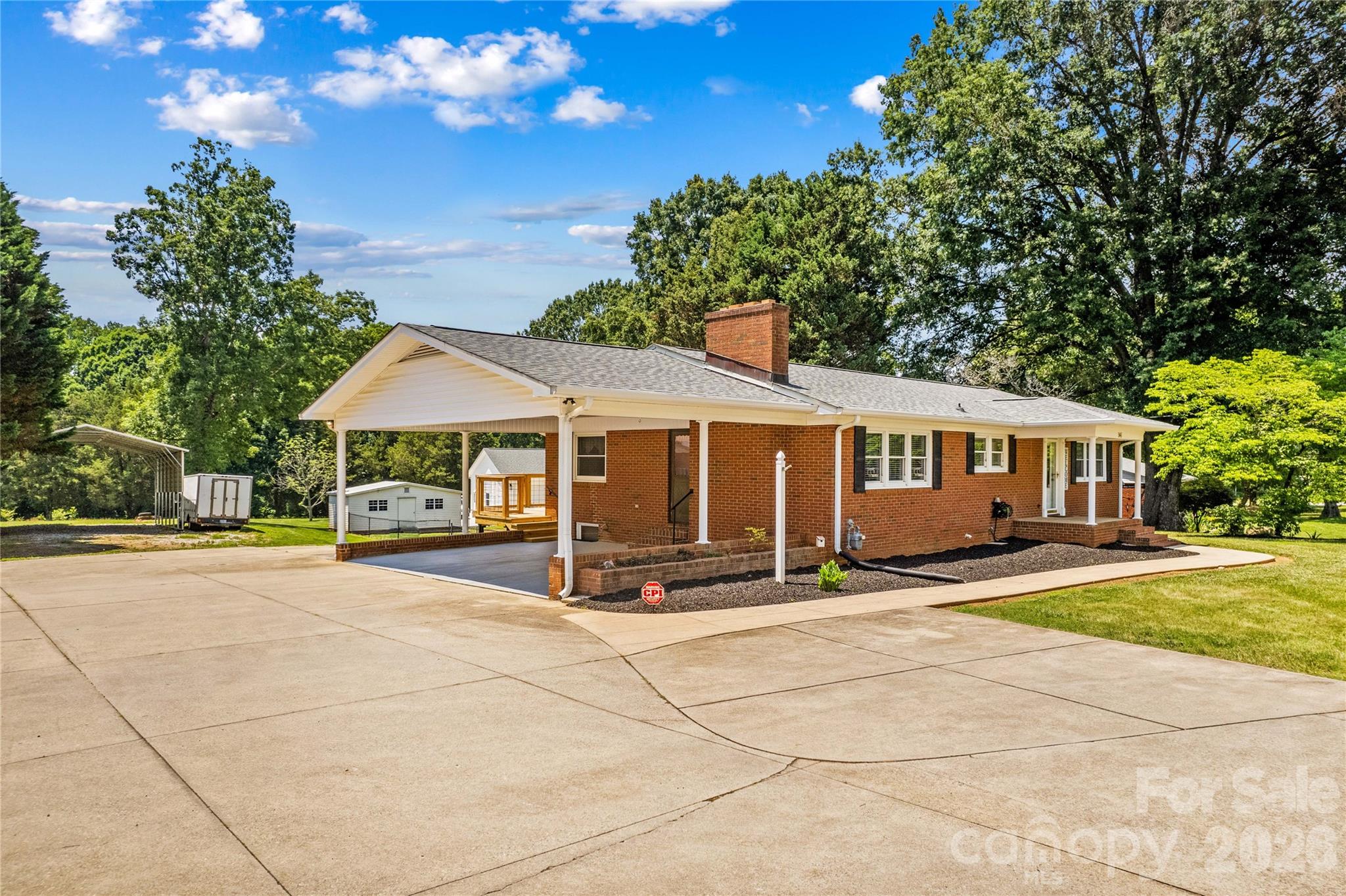 946 Shearers Road Property Photo 39
