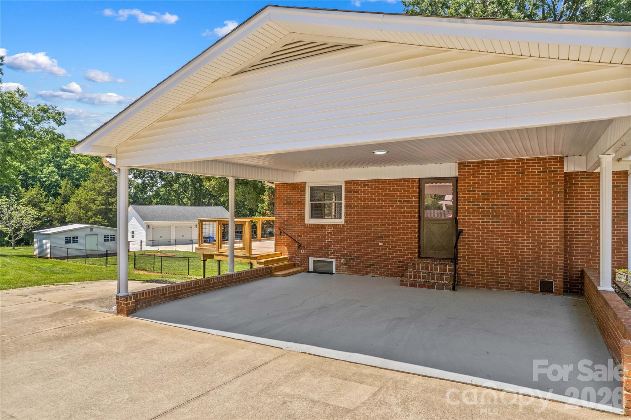 946 Shearers Road Property Photo 40