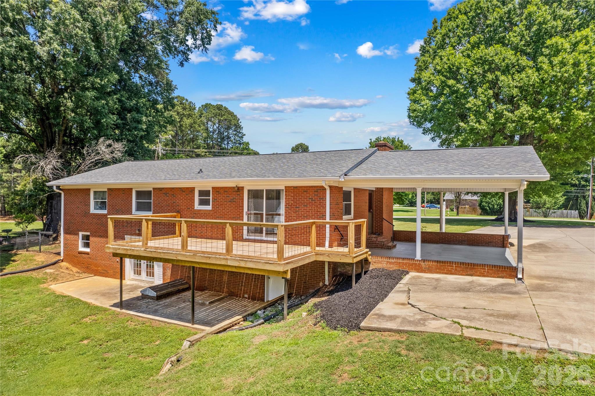 946 Shearers Road Property Photo 42