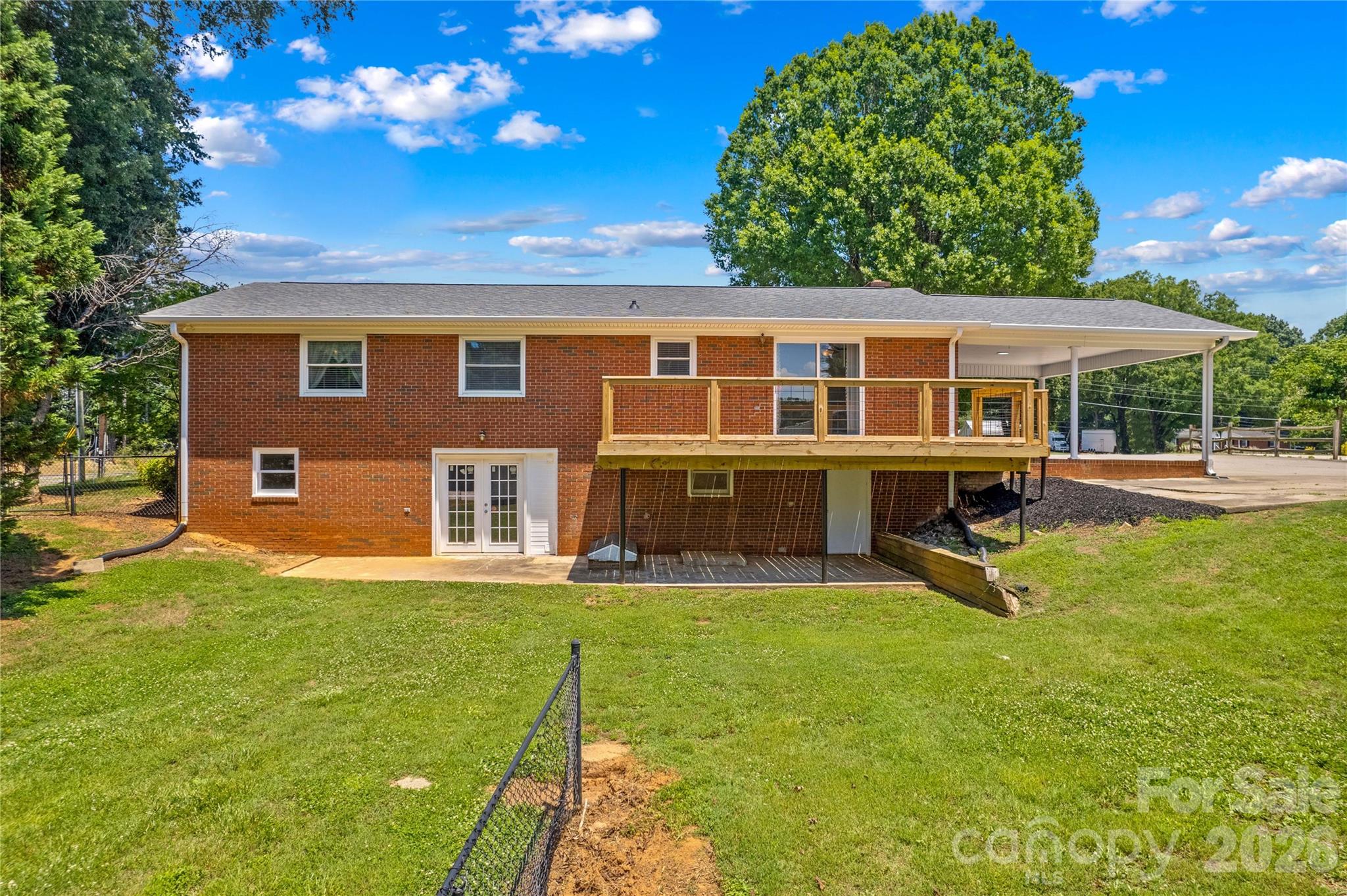 946 Shearers Road Property Photo 43