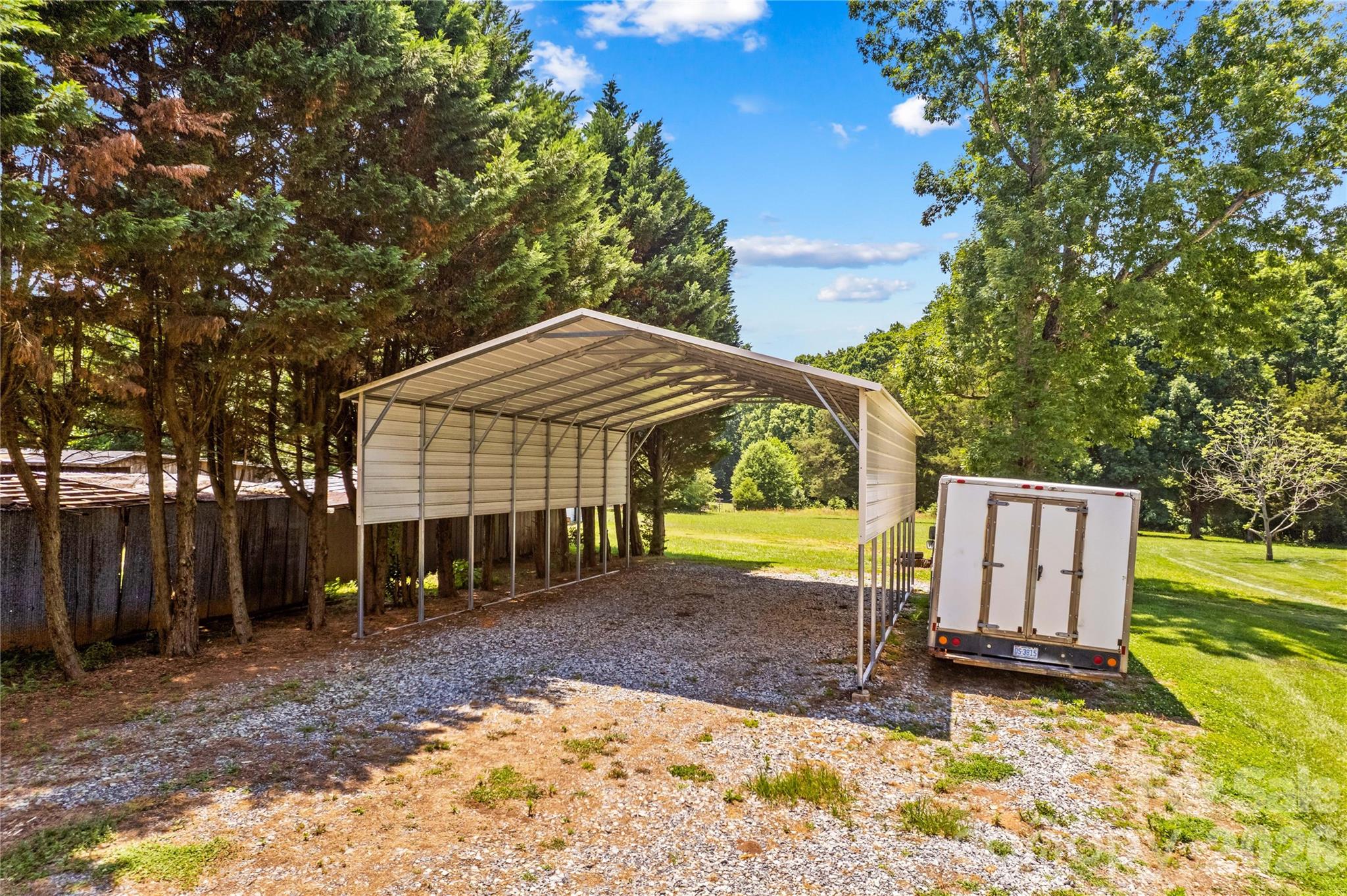 946 Shearers Road Property Photo 44