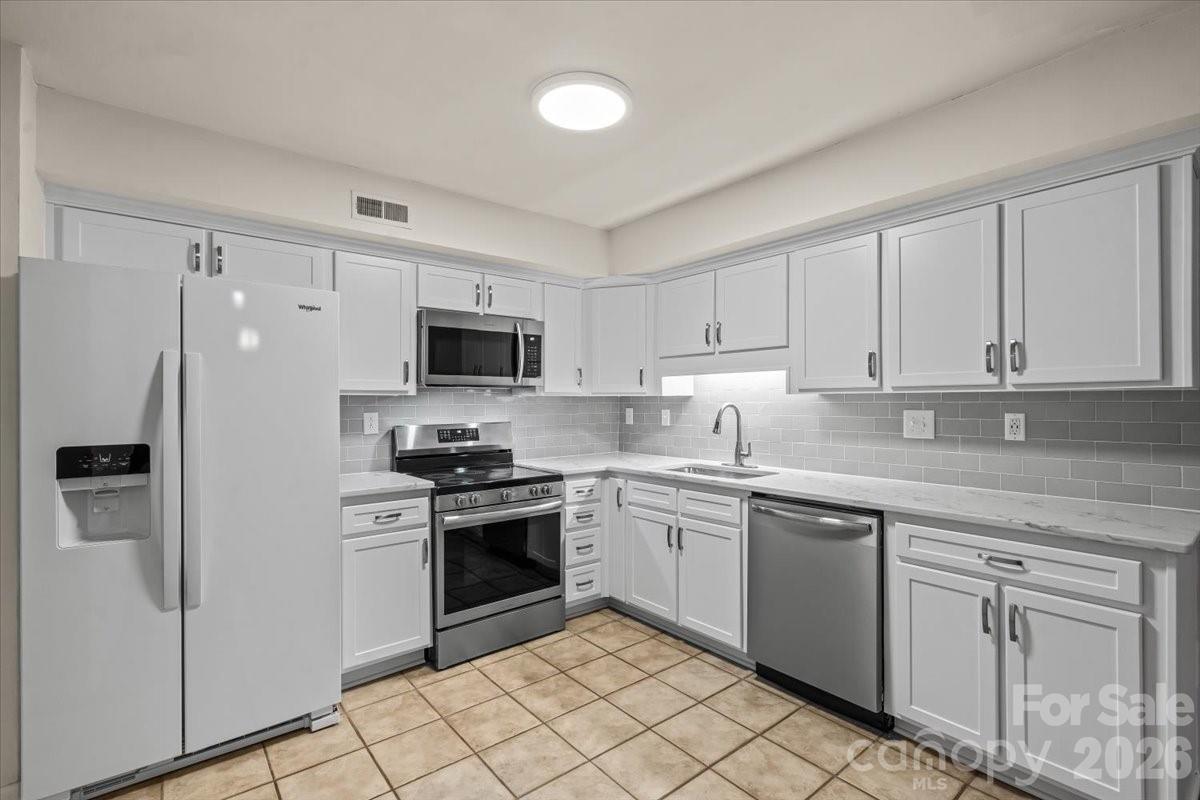 6740 Constitution Lane Property Photo 15