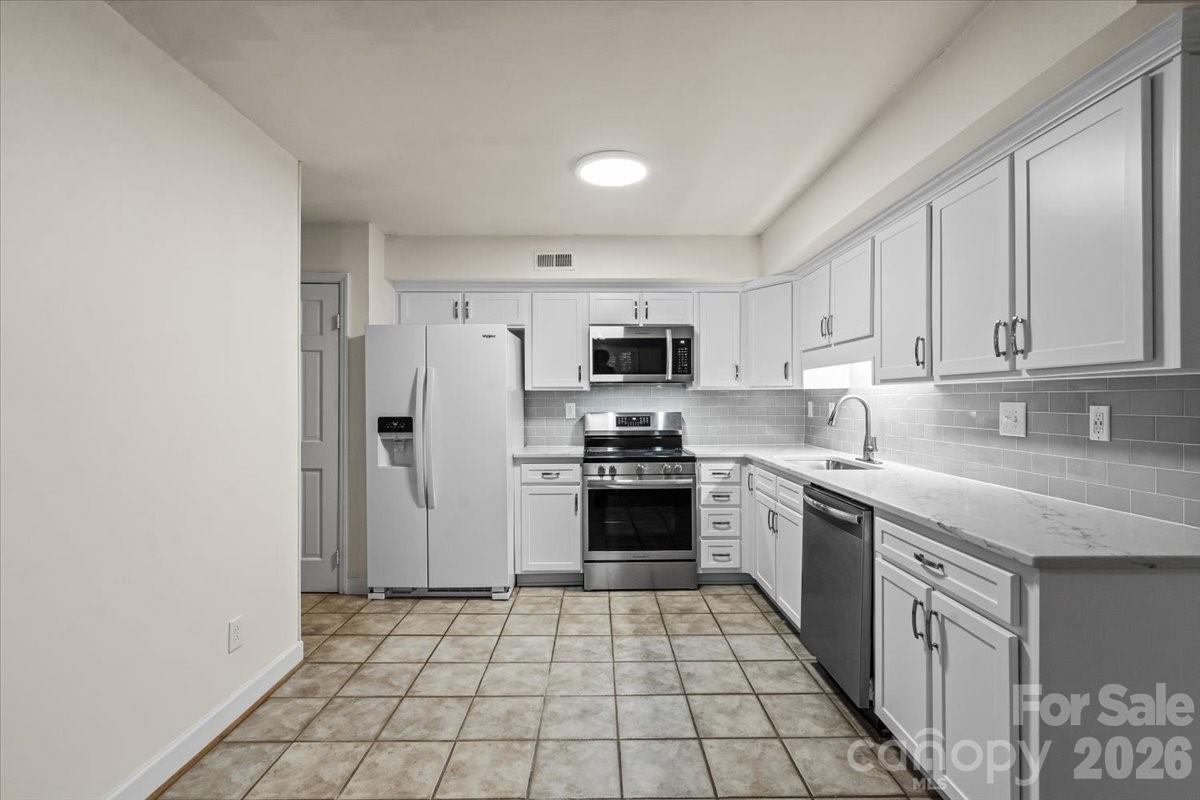 6740 Constitution Lane Property Photo 16