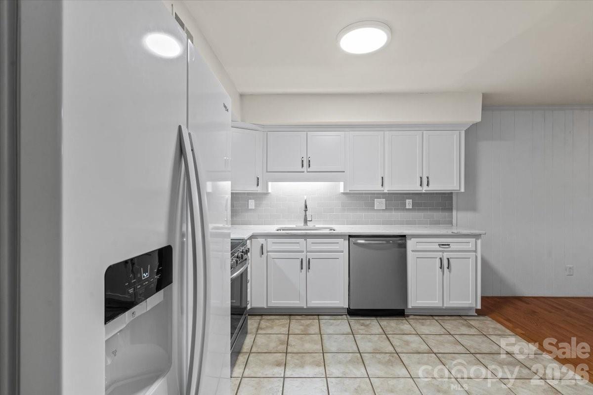 6740 Constitution Lane Property Photo 17