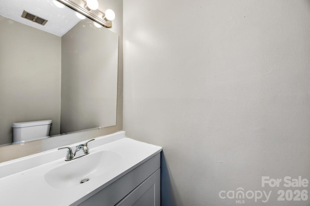 7915 Oak Meadow Court Property Photo 11