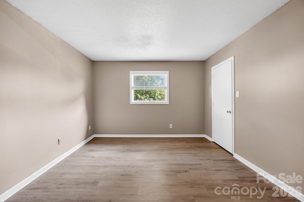 7915 Oak Meadow Court Property Photo 13