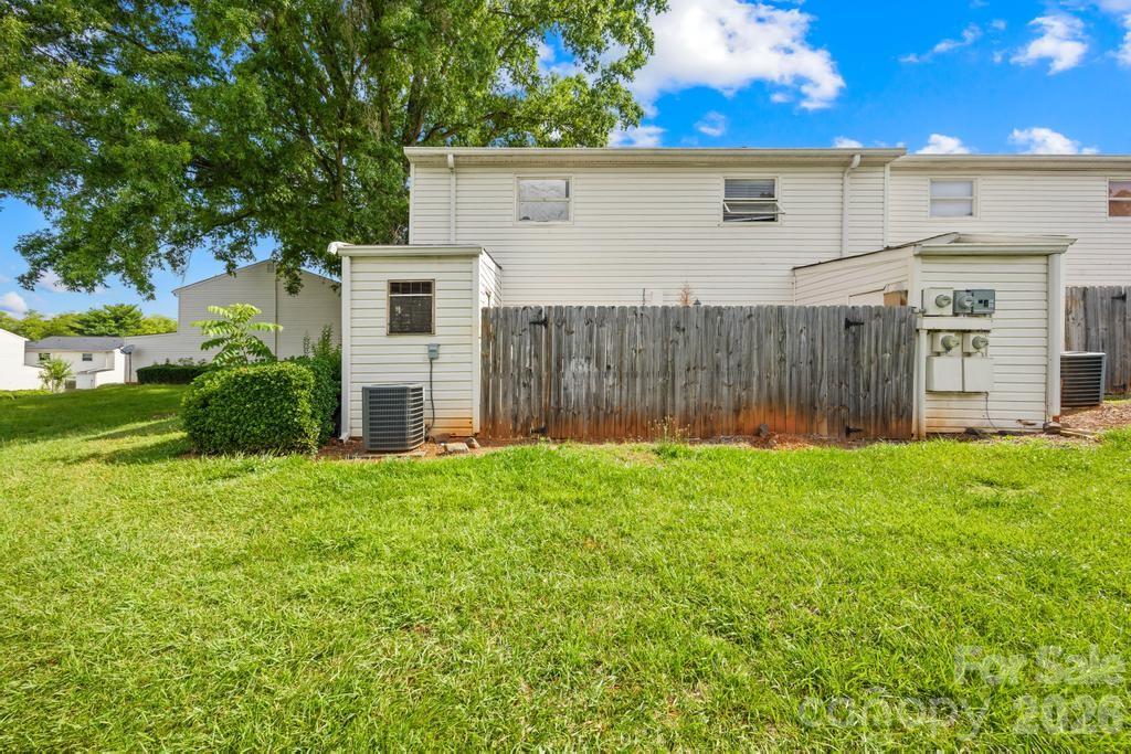 7915 Oak Meadow Court Property Photo 20