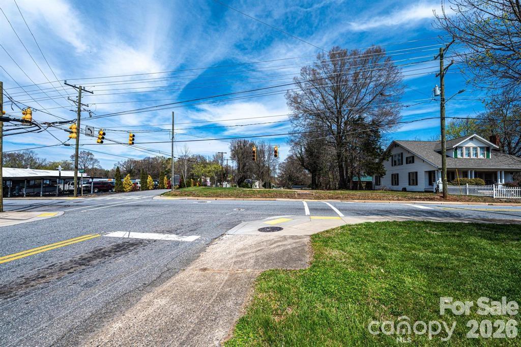 24 7th Street Property Photo 3