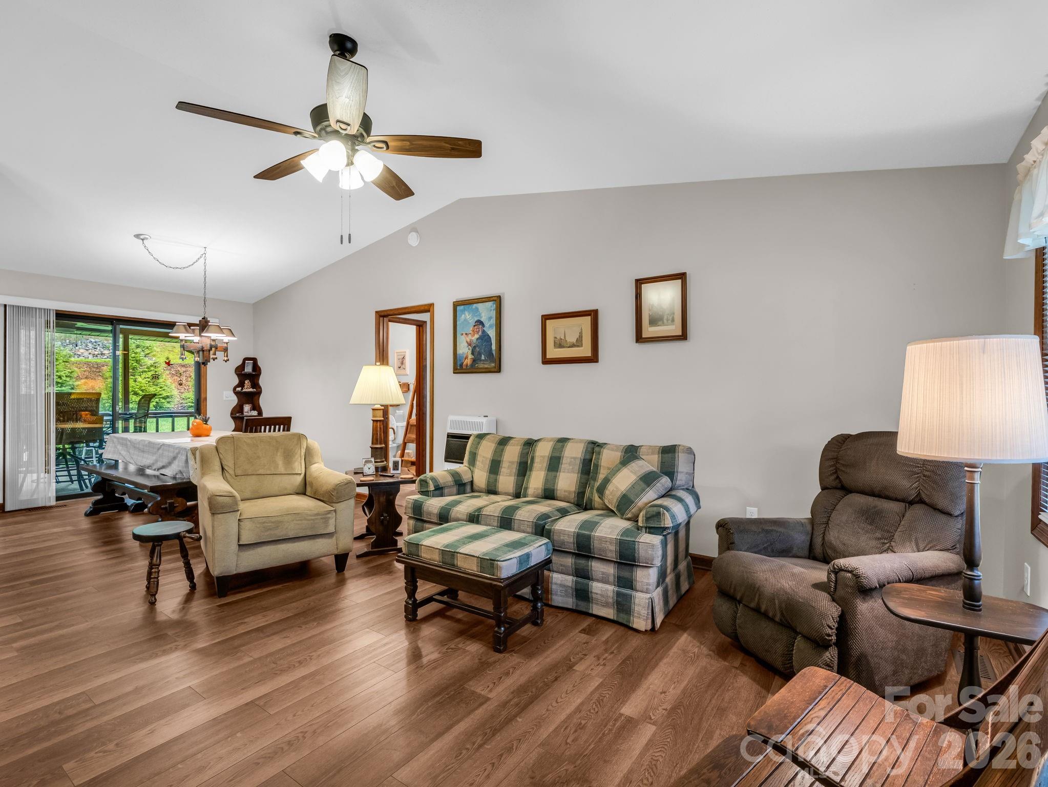 182 Resada Drive Property Photo 2