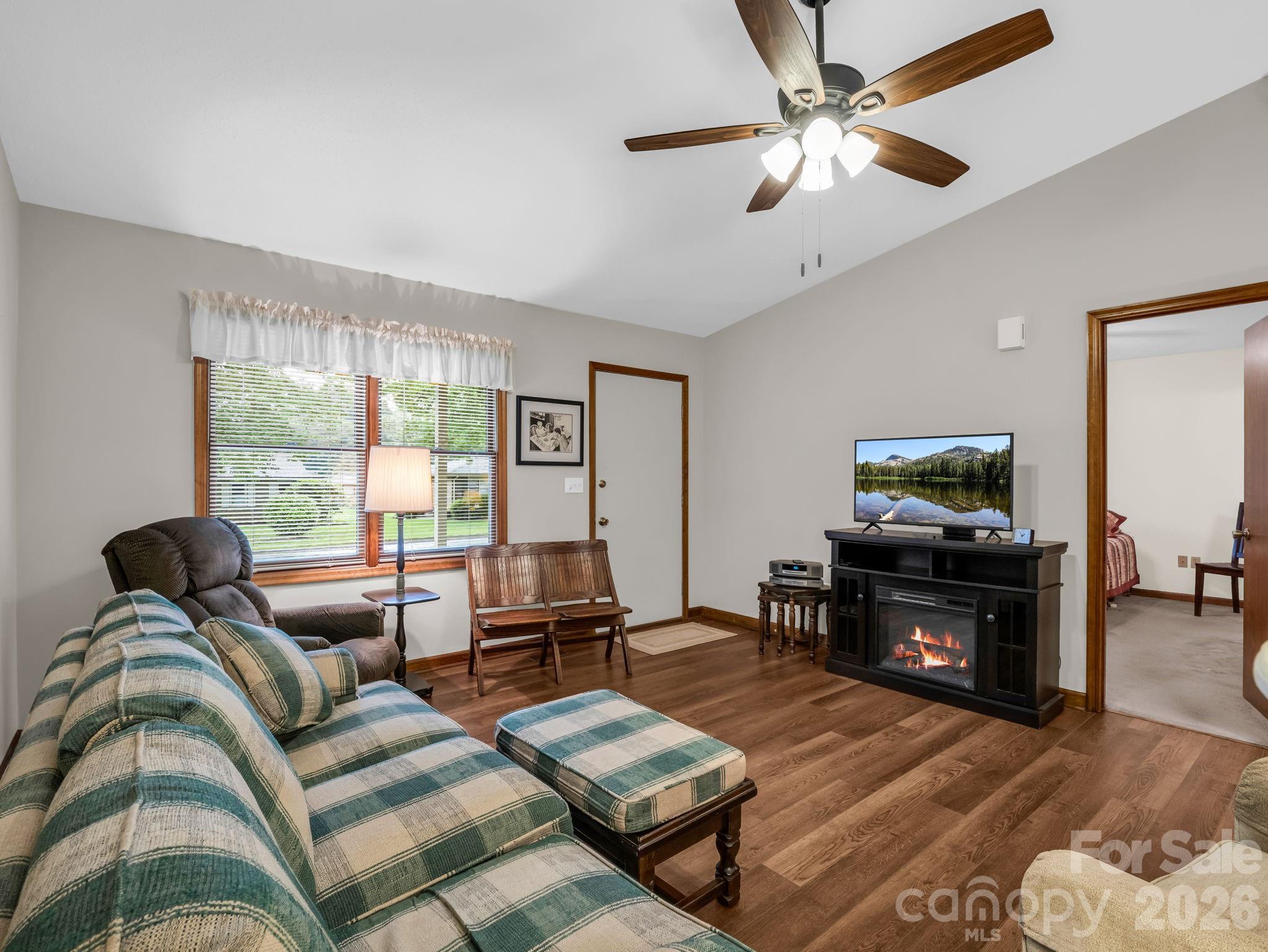 182 Resada Drive Property Photo 3