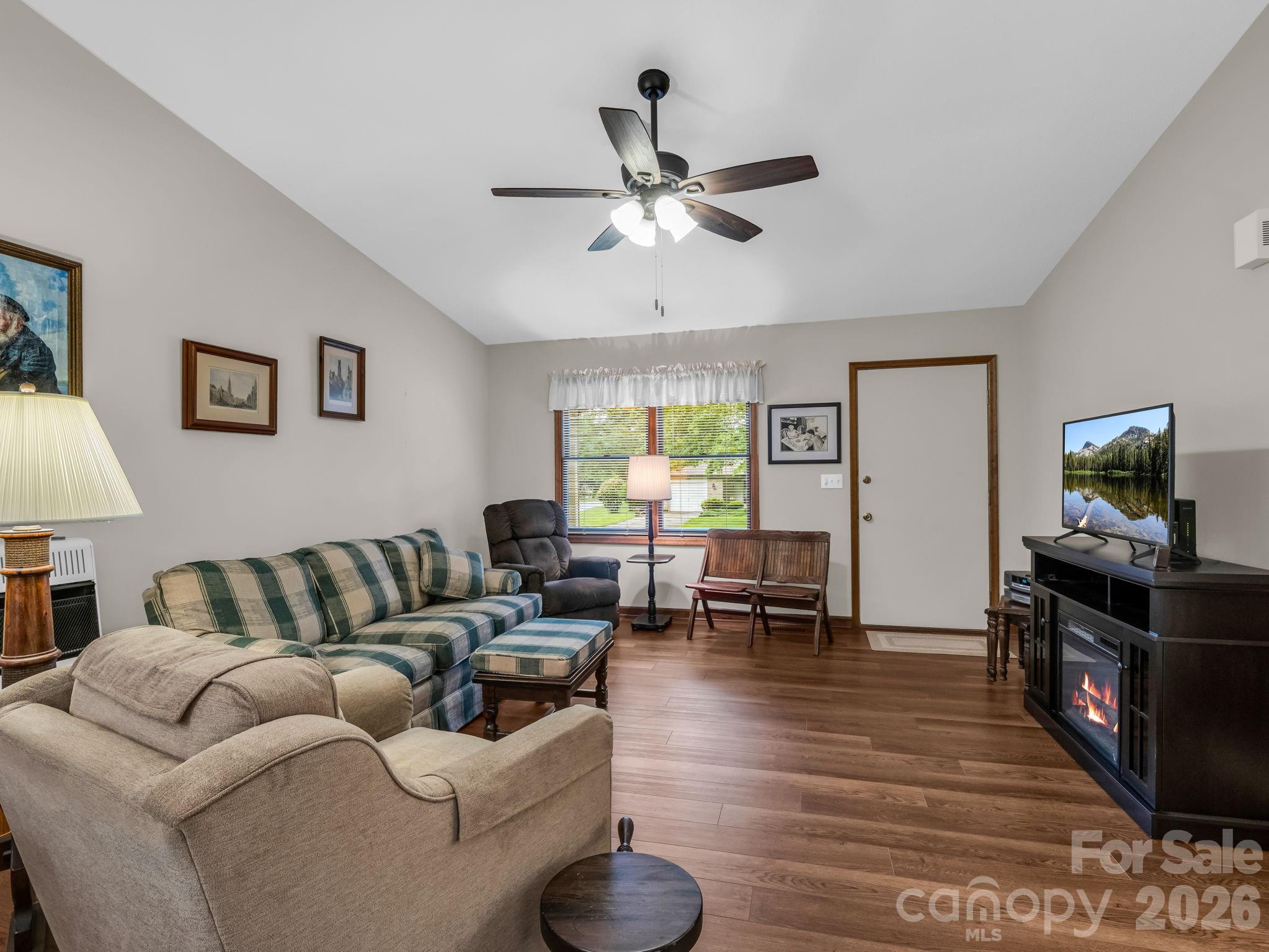 182 Resada Drive Property Photo 4
