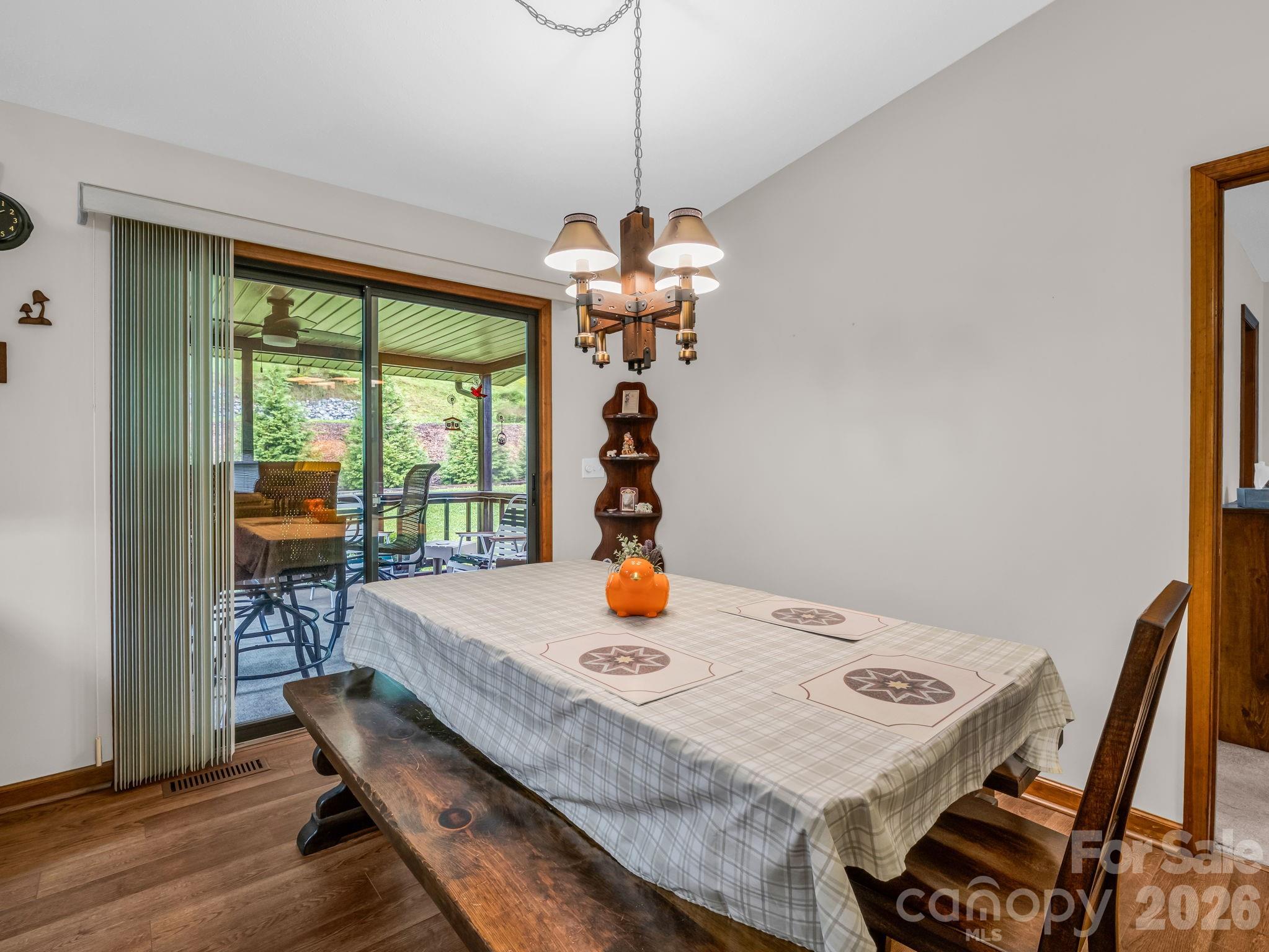 182 Resada Drive Property Photo 5