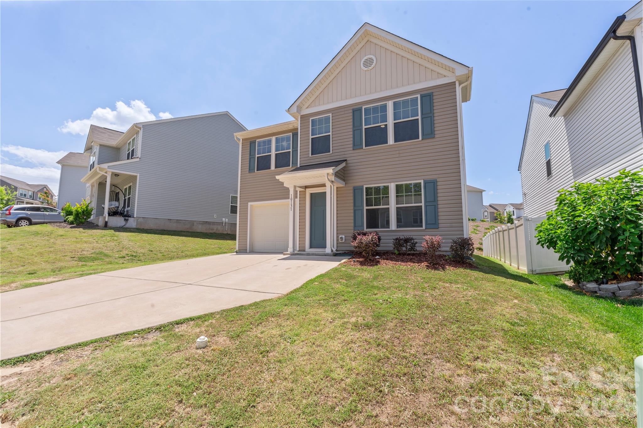 10131 Holly Park Drive Property Photo 4