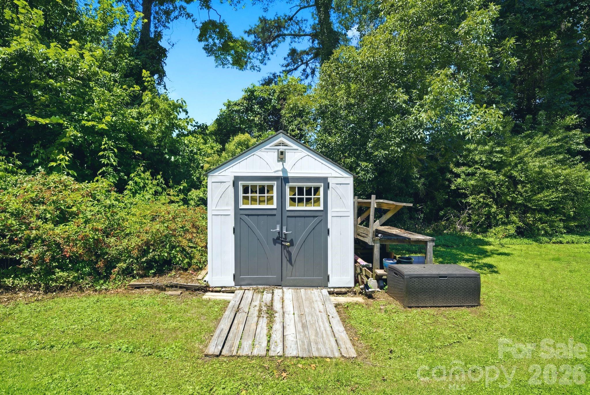 2732 E Long Avenue Property Photo 29
