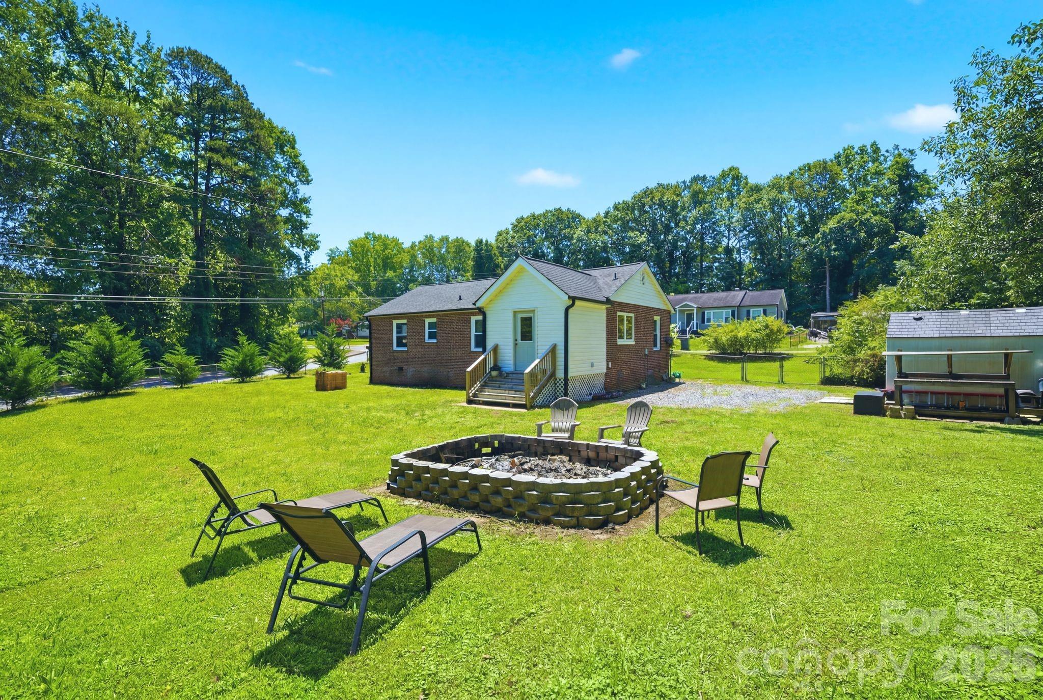 2732 E Long Avenue Property Photo 31