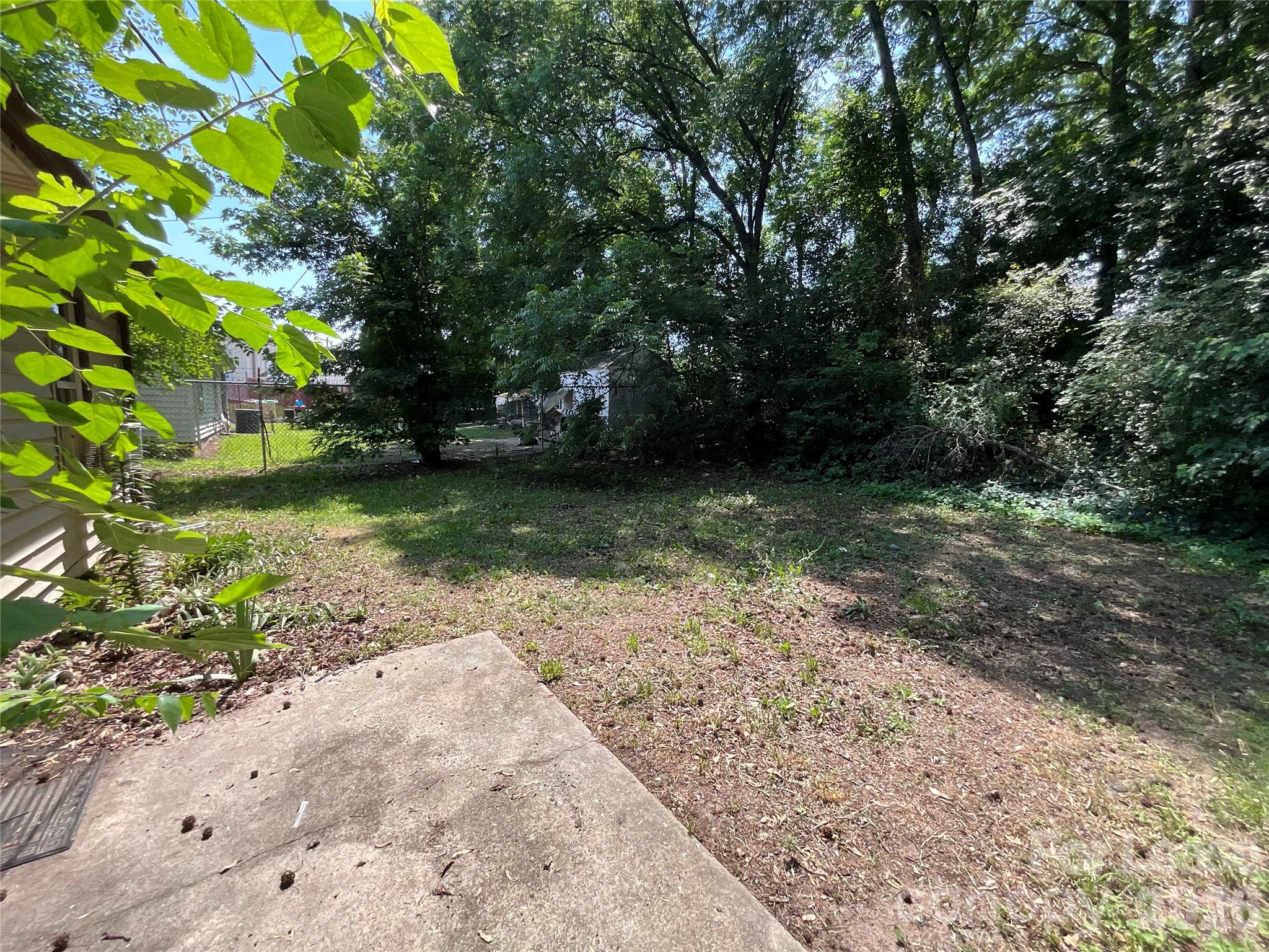 1380 Fairley Avenue B Property Photo 3
