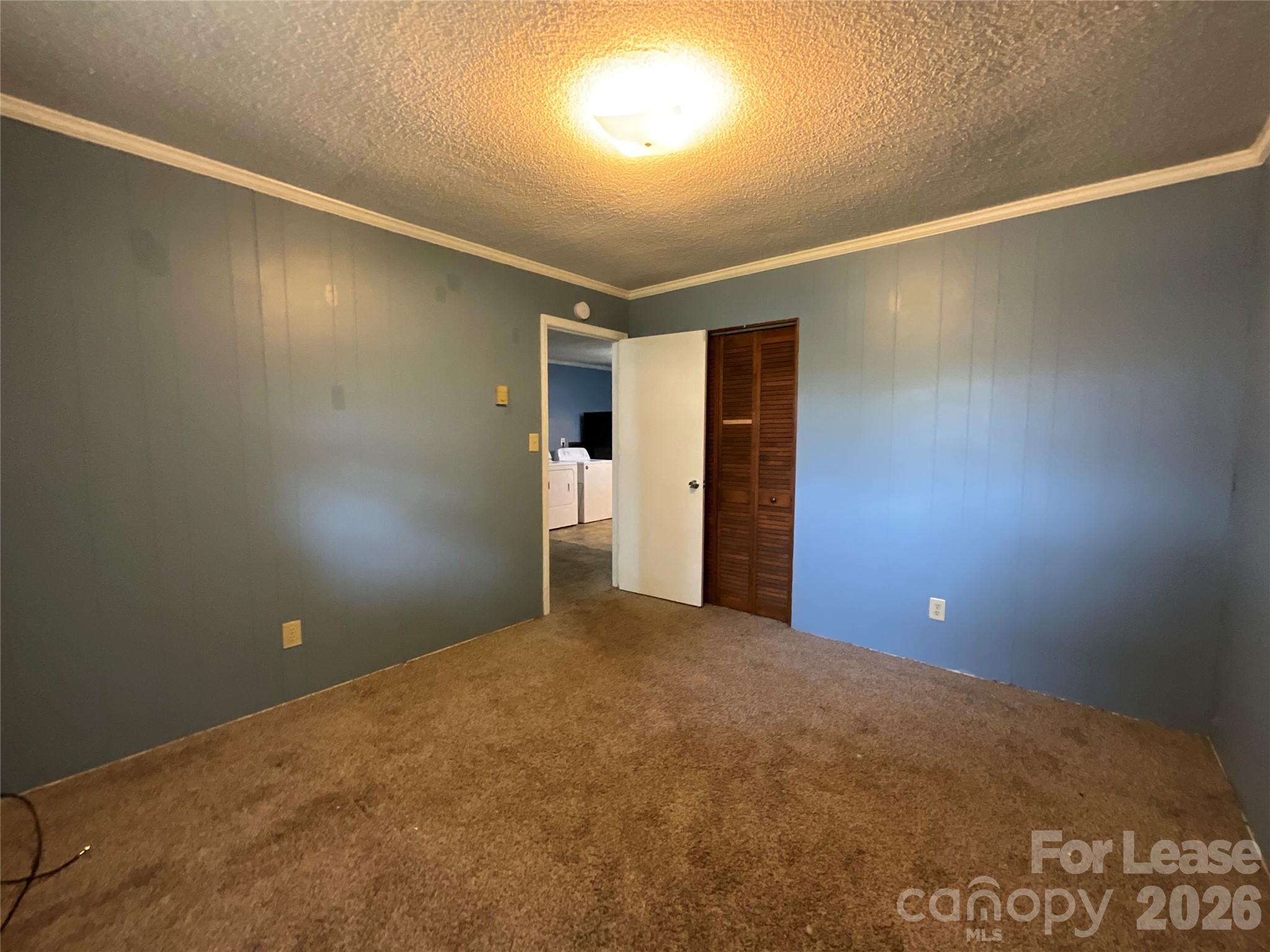 1380 Fairley Avenue B Property Photo 8