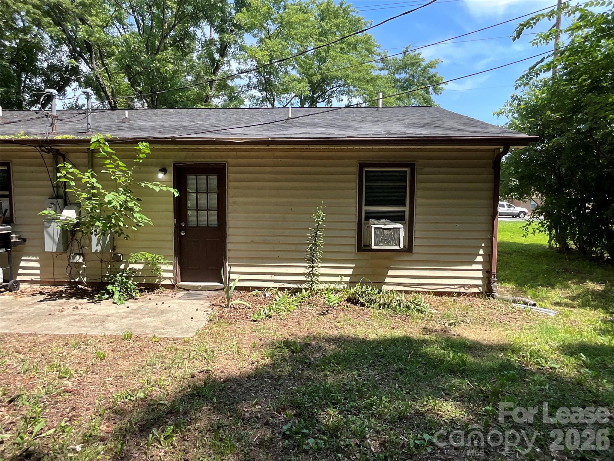 1380 Fairley Avenue B Property Photo 14
