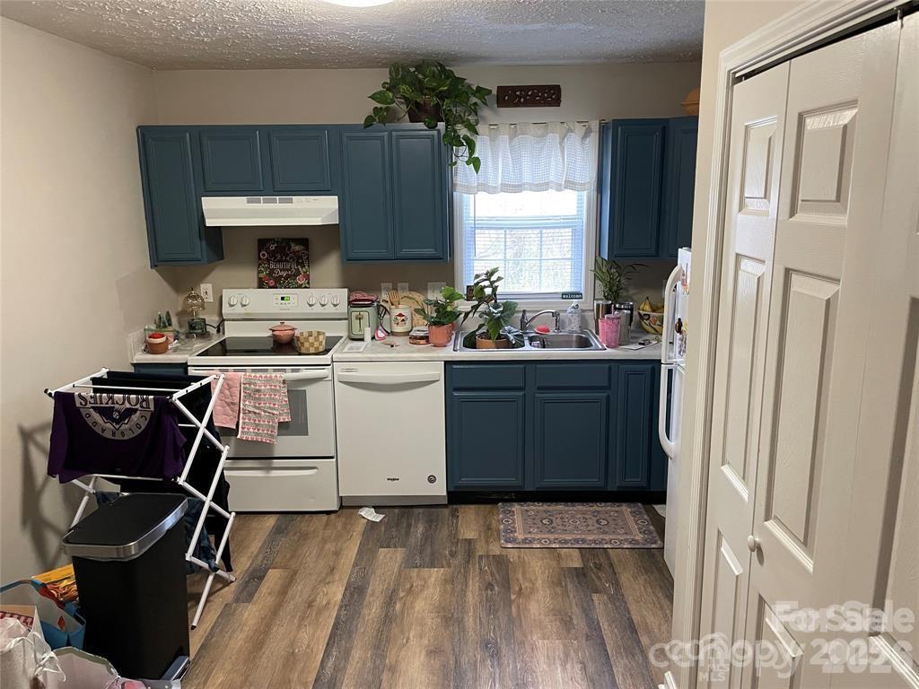 111 Sunset Drive Property Photo 6