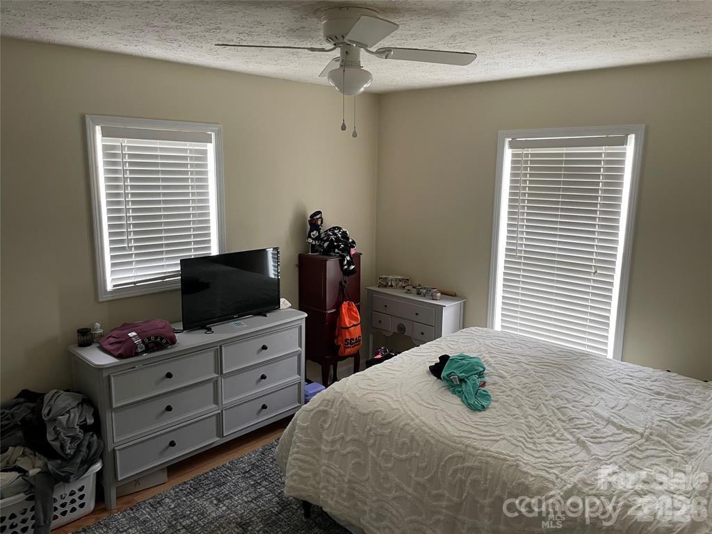 111 Sunset Drive Property Photo 10