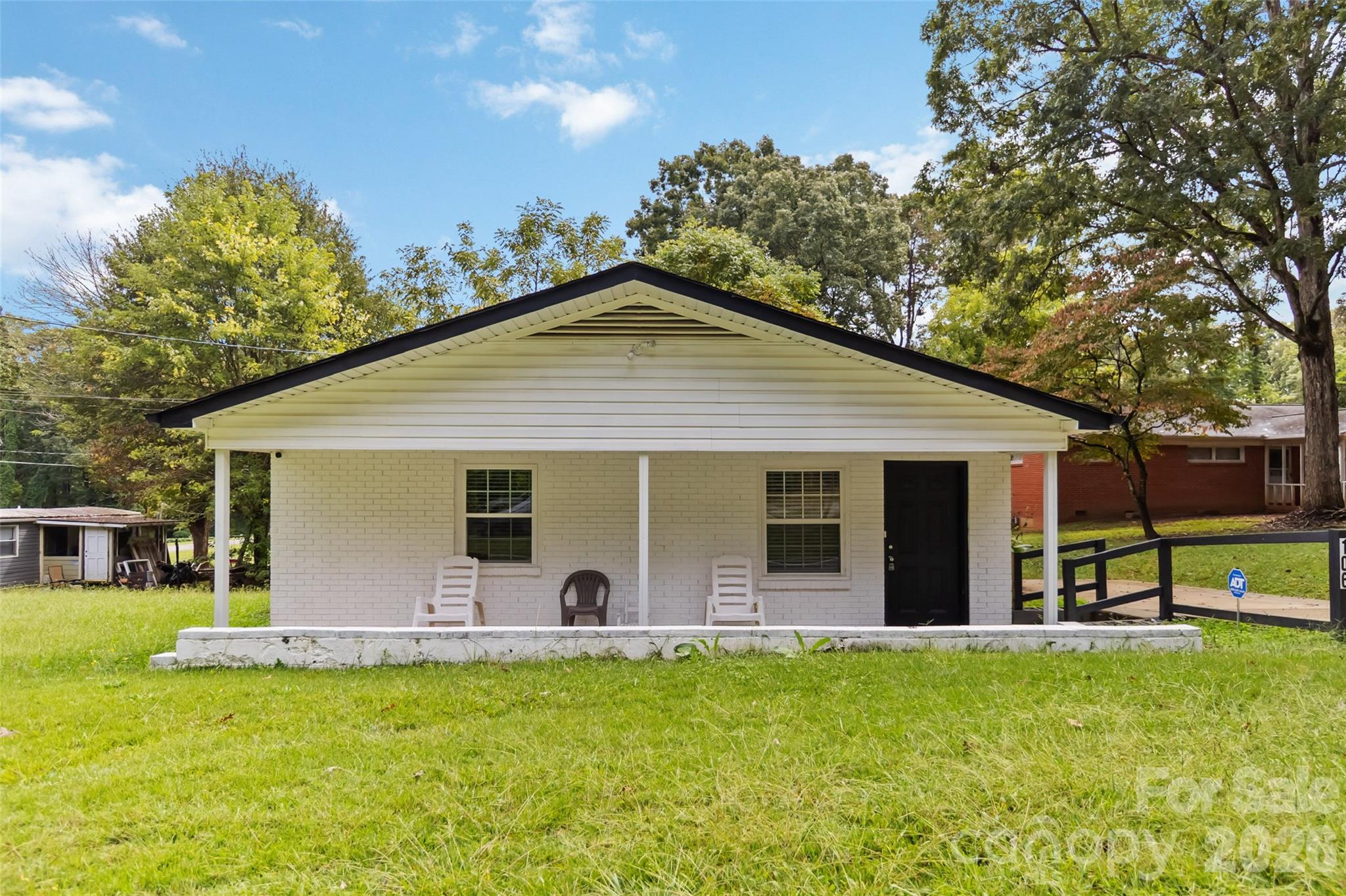 106 Robinson Avenue Property Photo 1