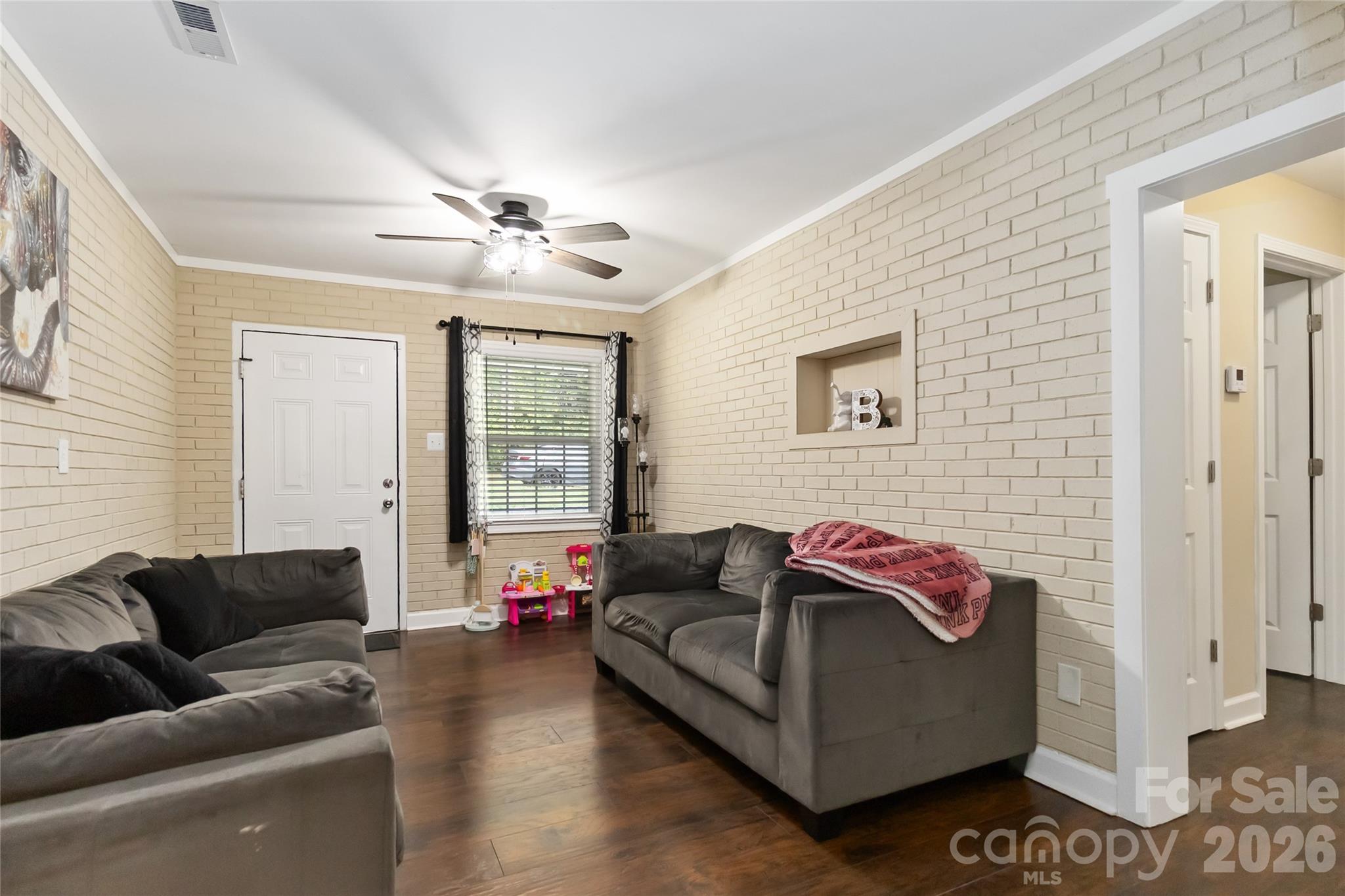 106 Robinson Avenue Property Photo 2