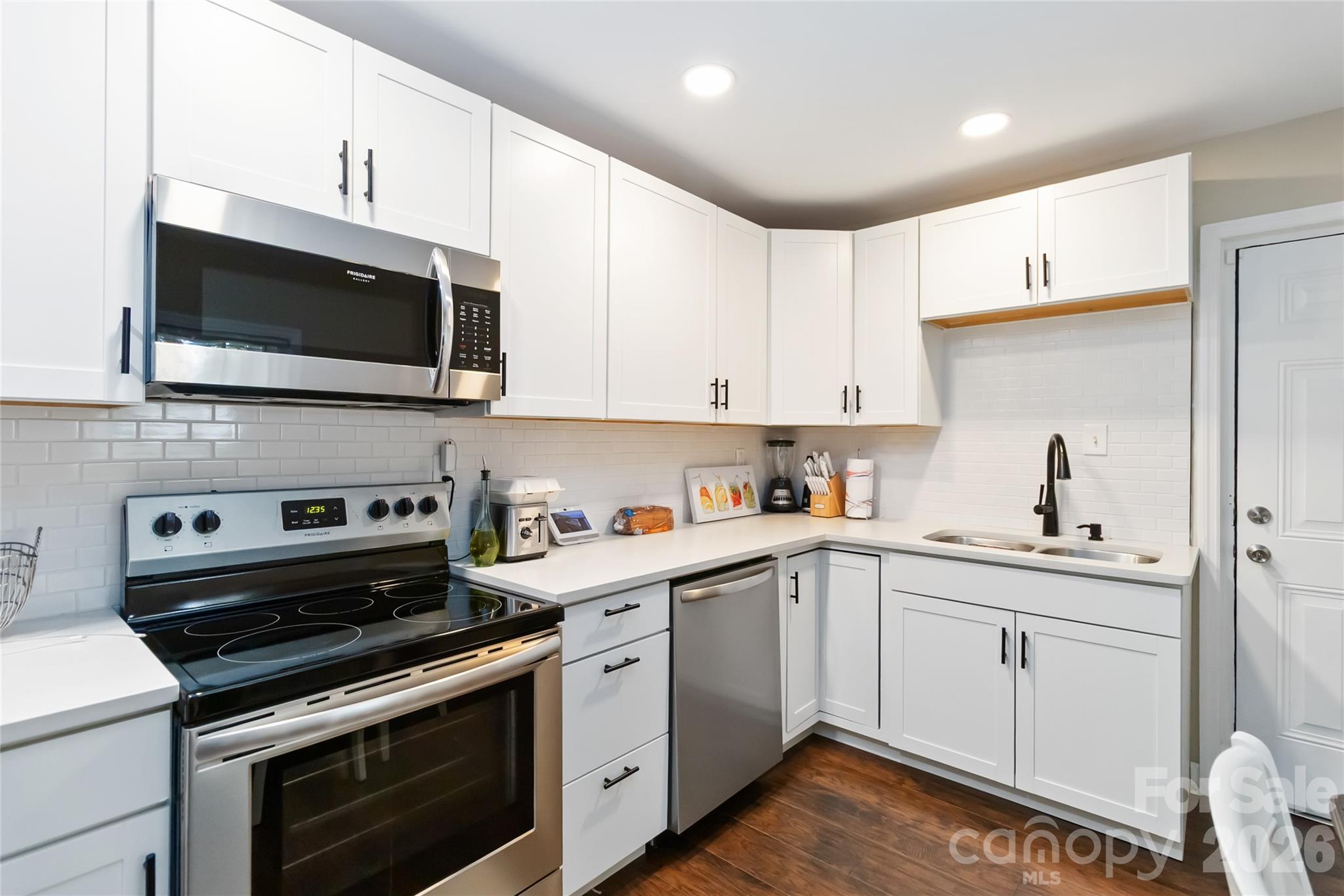 106 Robinson Avenue Property Photo 3