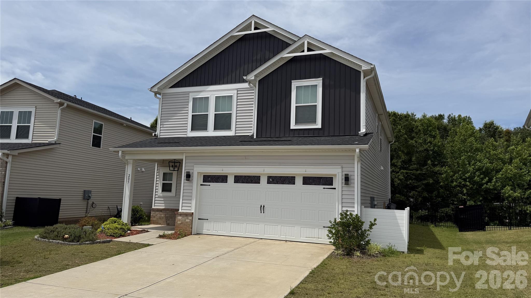 205 Canoga Avenue Property Photo 1
