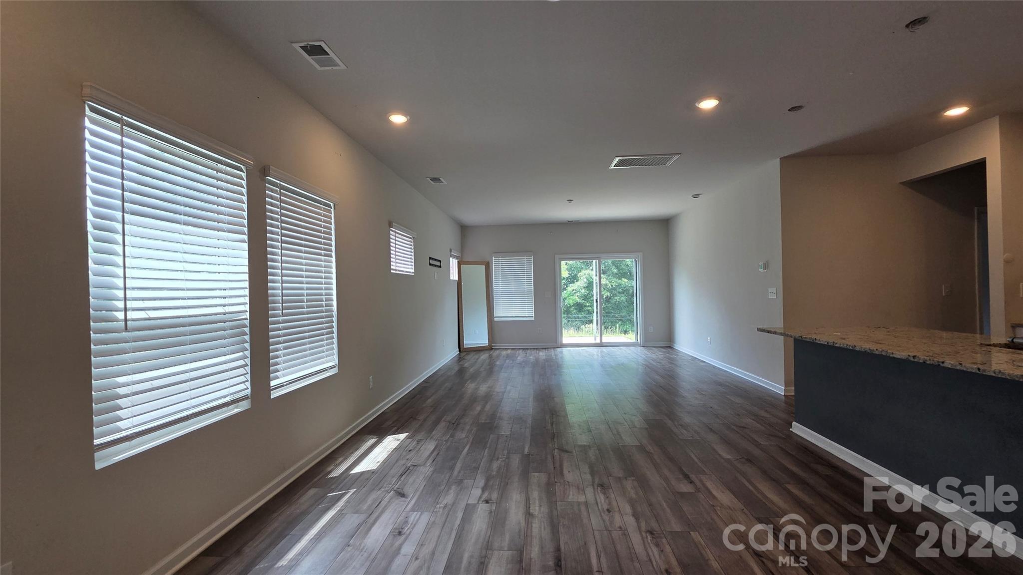 205 Canoga Avenue Property Photo 4