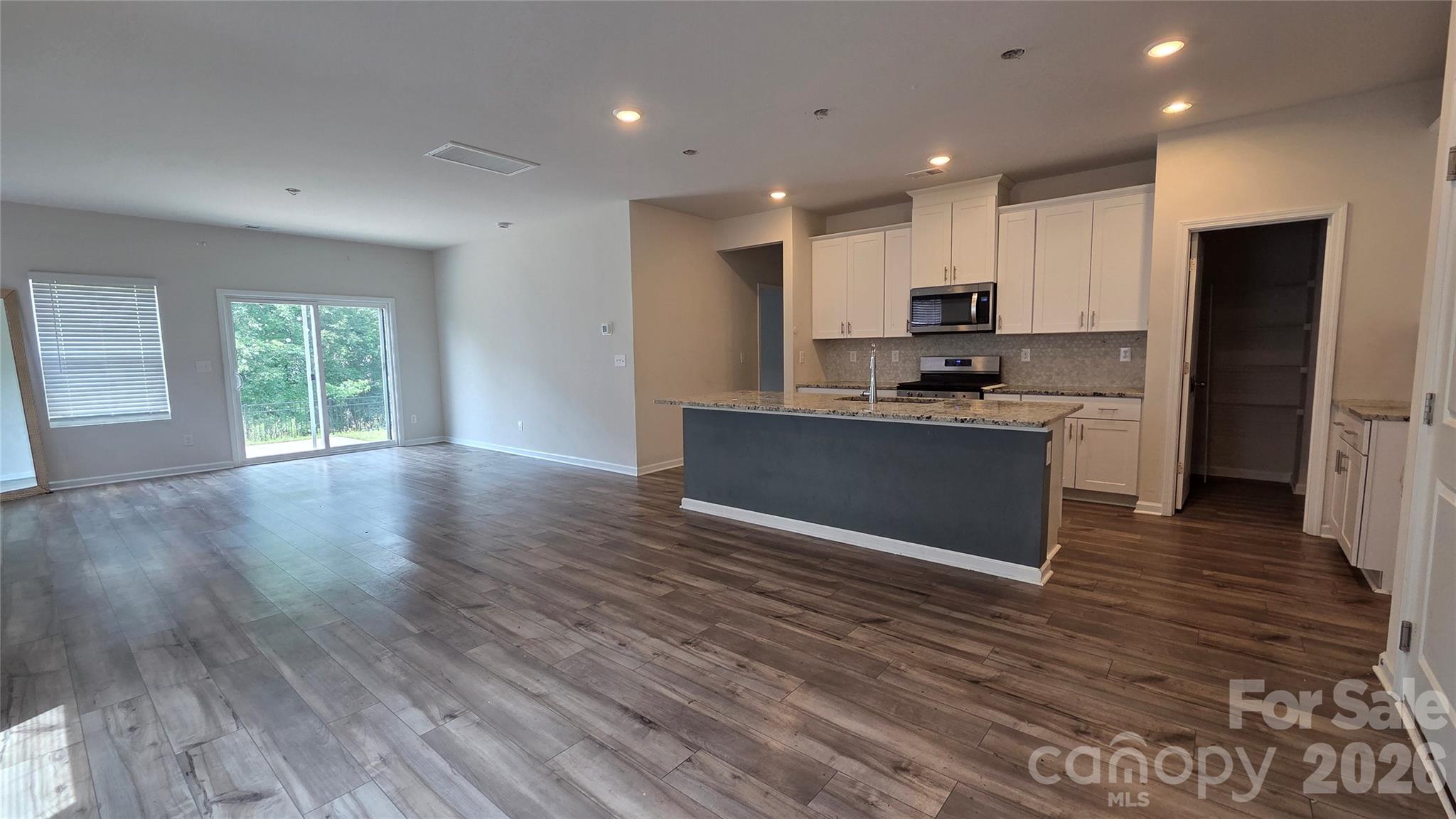 205 Canoga Avenue Property Photo 5
