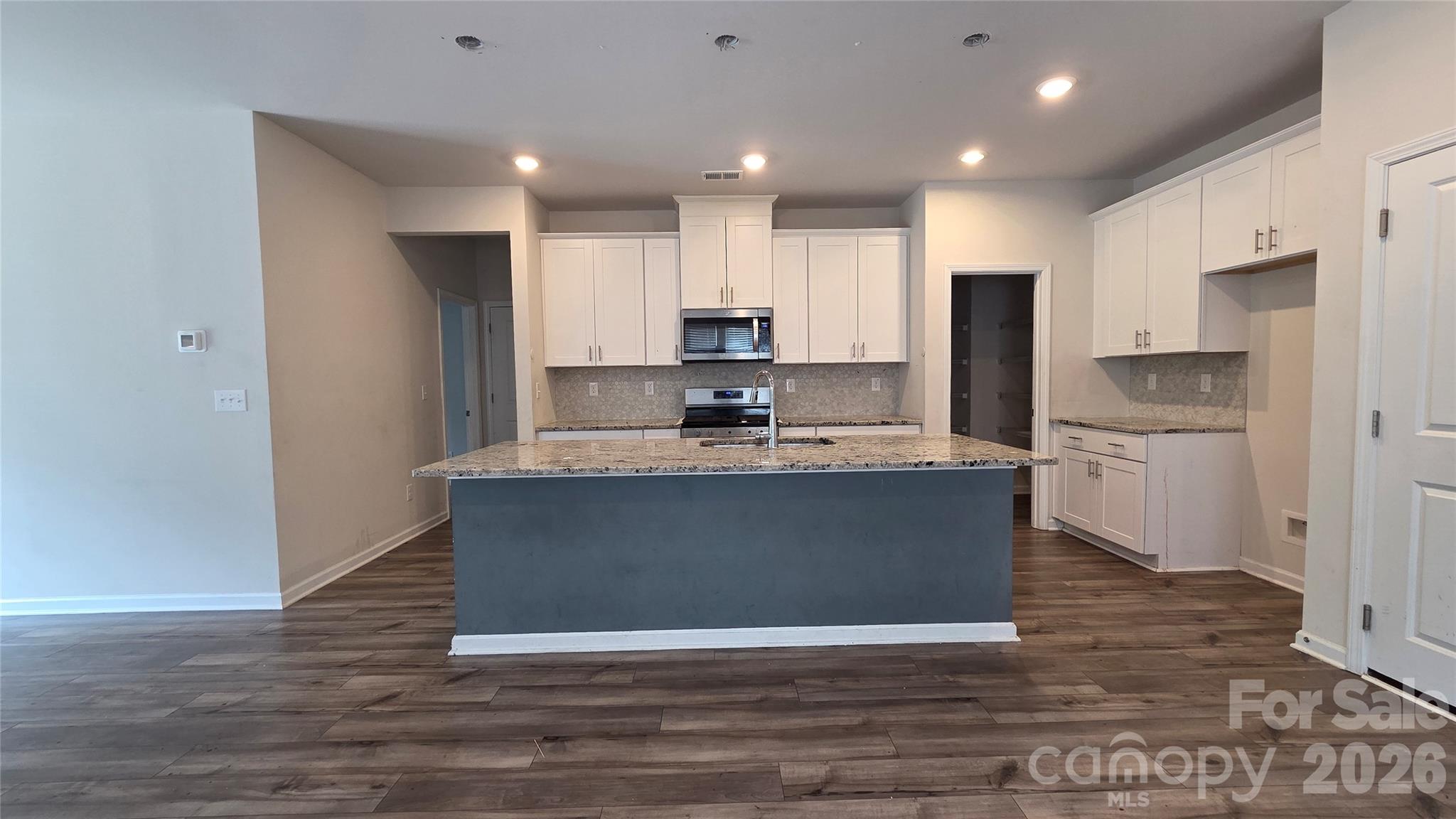 205 Canoga Avenue Property Photo 6