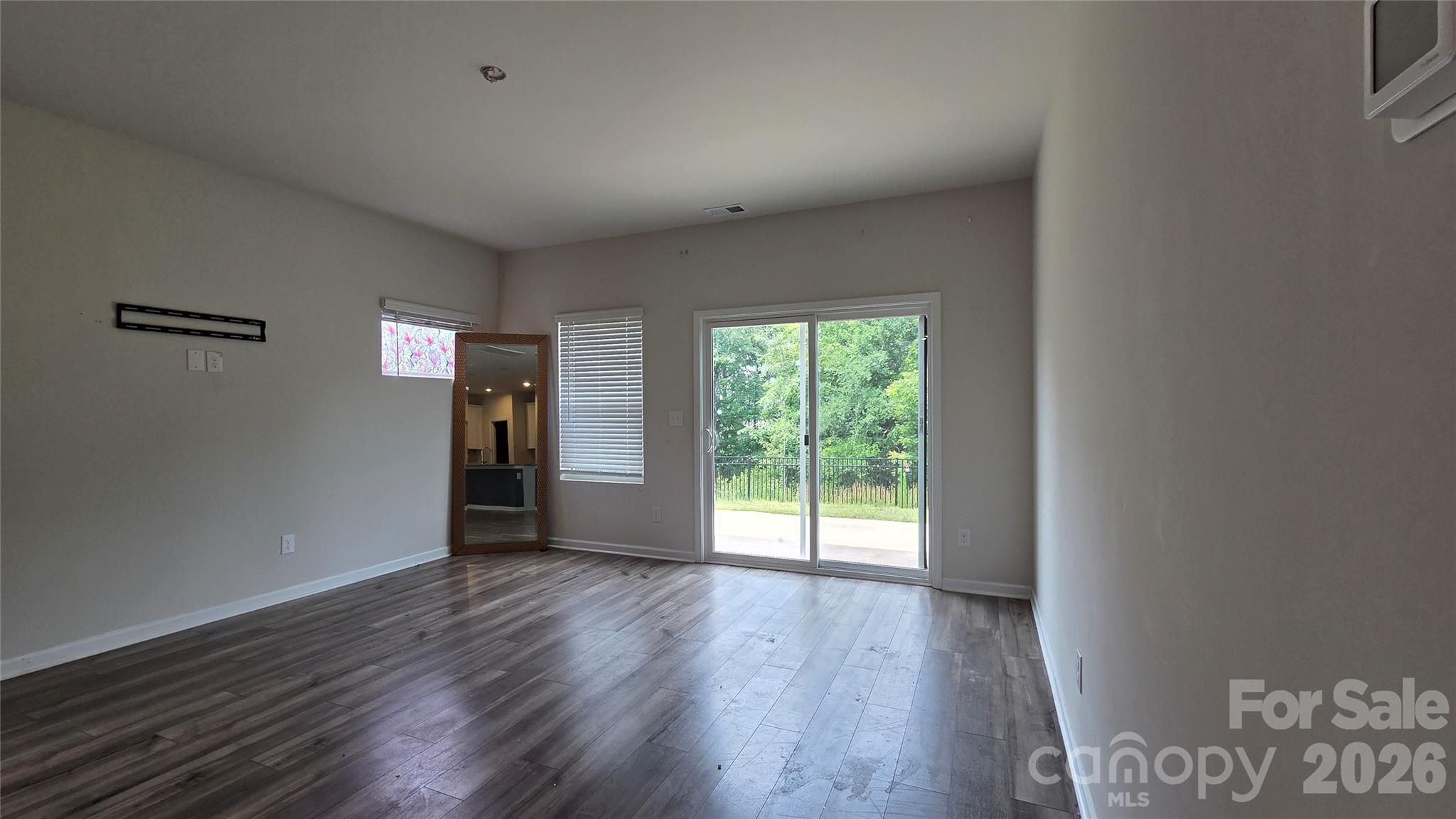 205 Canoga Avenue Property Photo 8