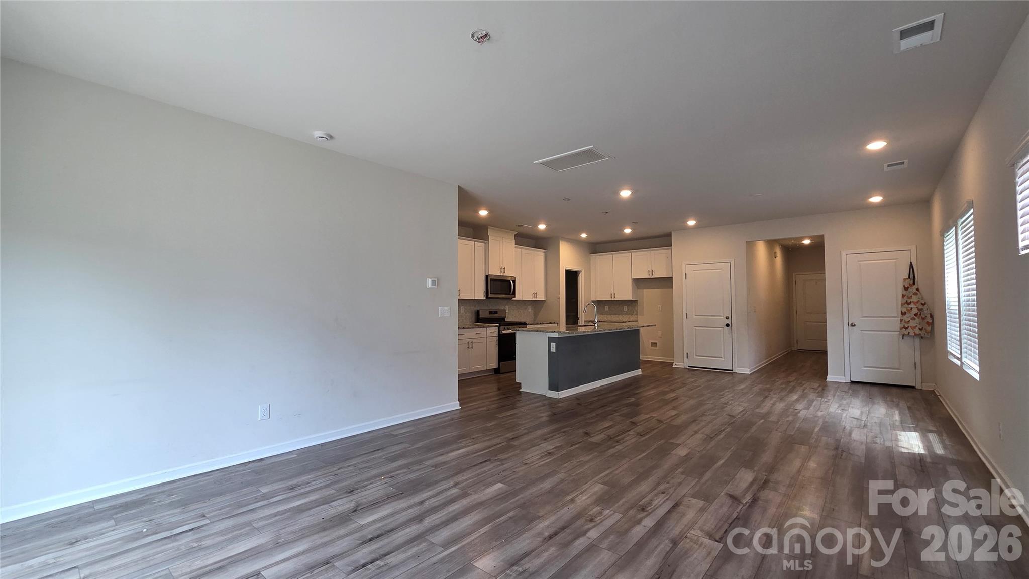 205 Canoga Avenue Property Photo 12