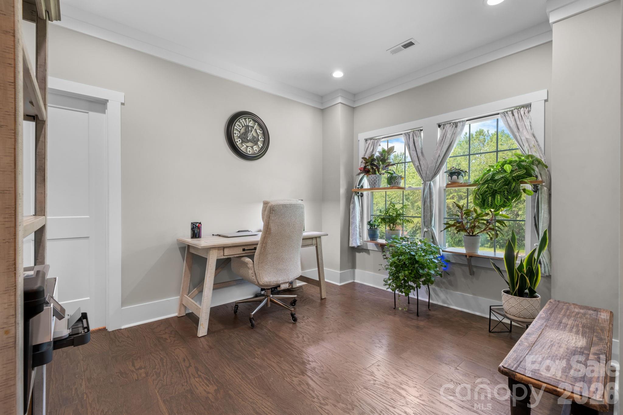 5046 Woodwinds Drive Property Photo 8