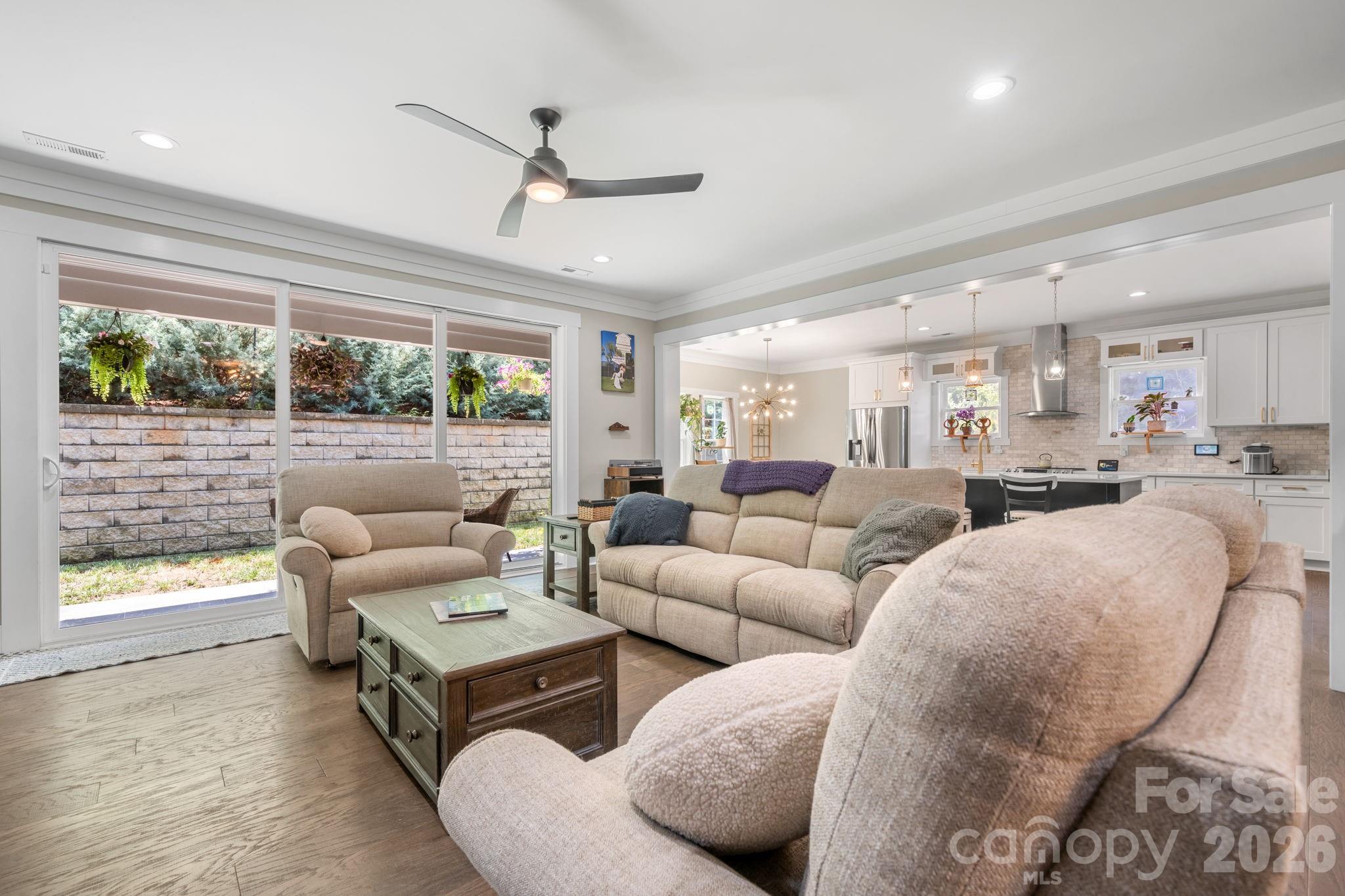 5046 Woodwinds Drive Property Photo 11