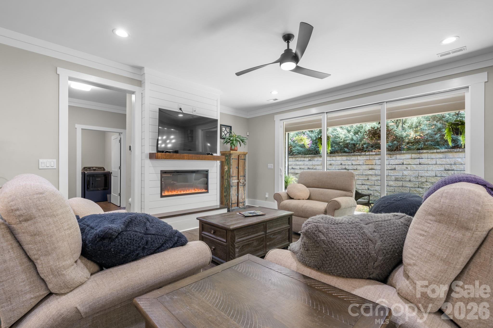 5046 Woodwinds Drive Property Photo 16