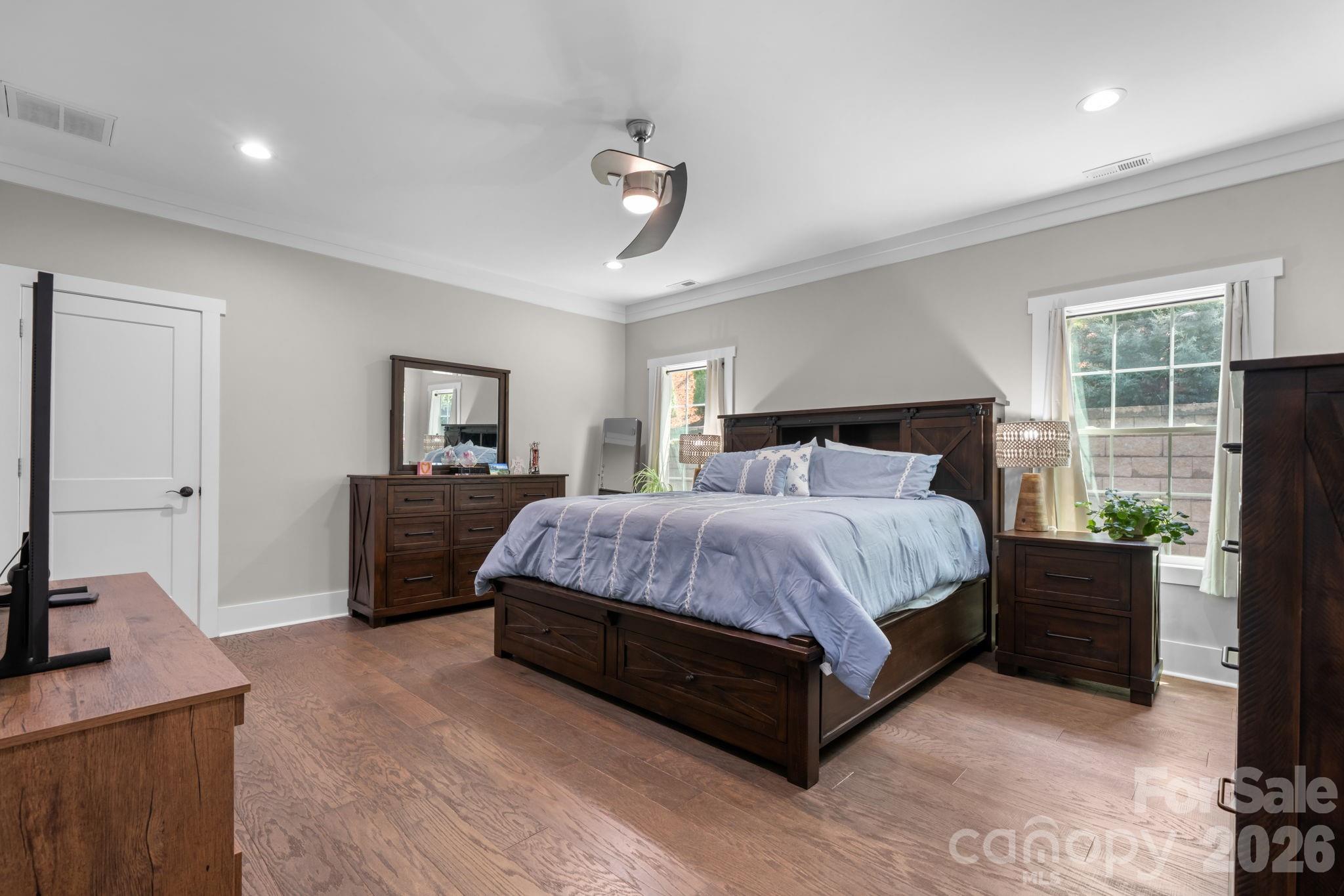 5046 Woodwinds Drive Property Photo 18