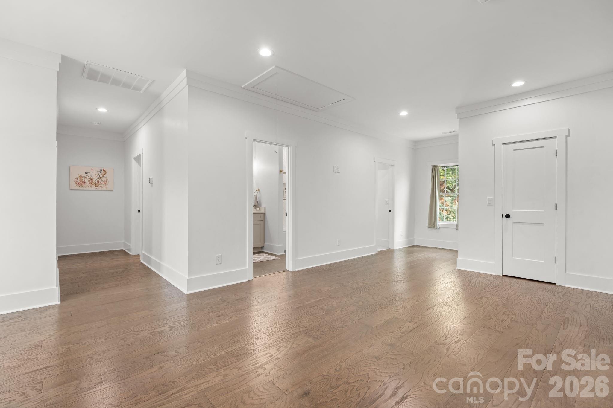 5046 Woodwinds Drive Property Photo 28