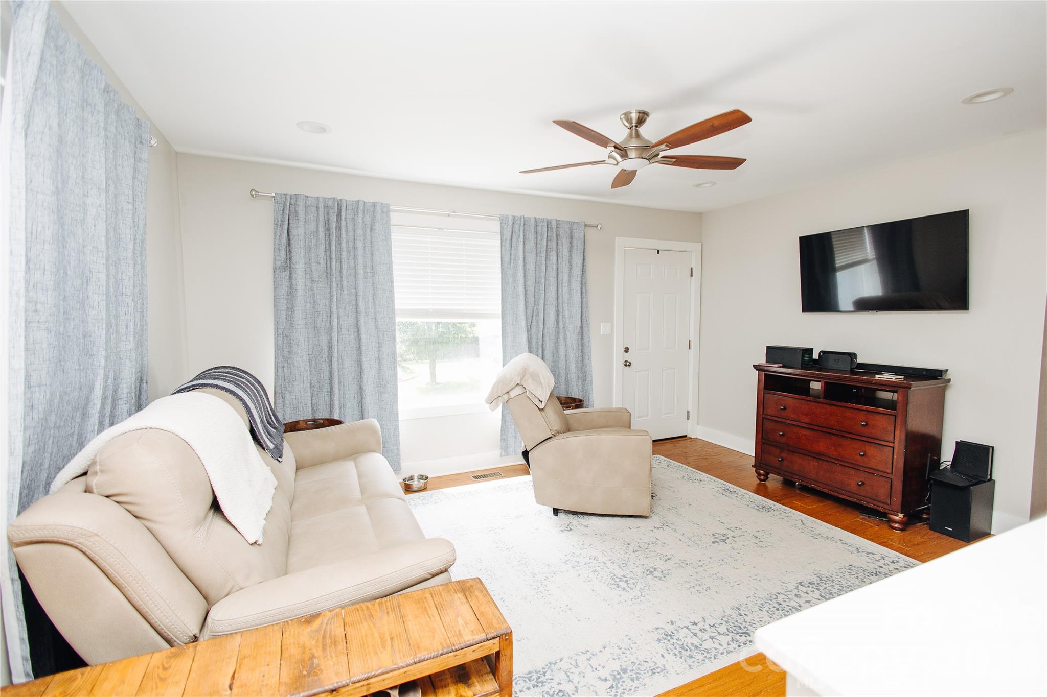 212 Maple Avenue Property Photo 4