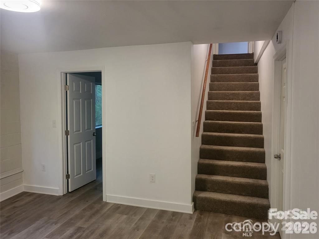 4731 Highlake Drive Property Photo 3