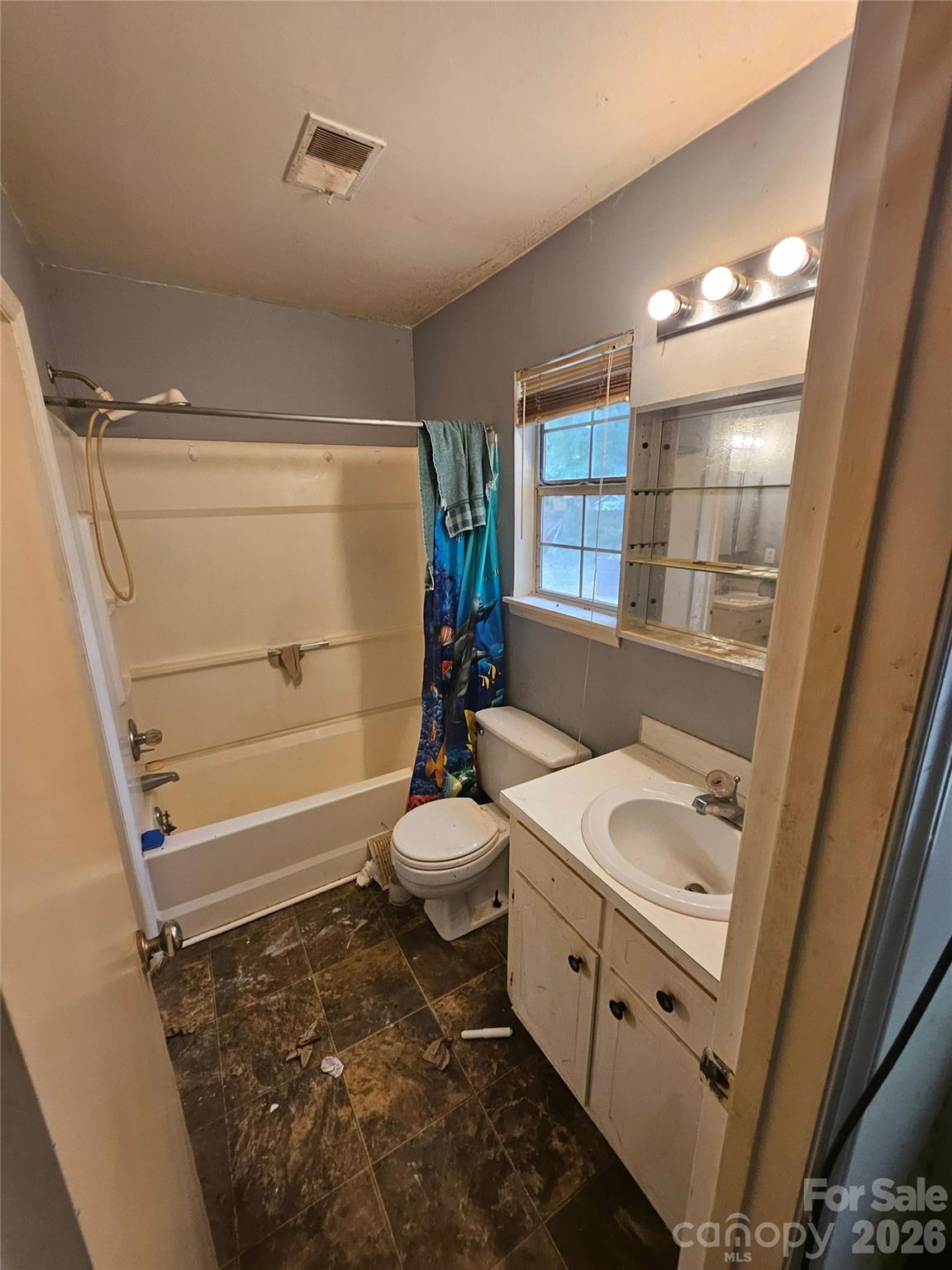 4731 Highlake Drive Property Photo 8