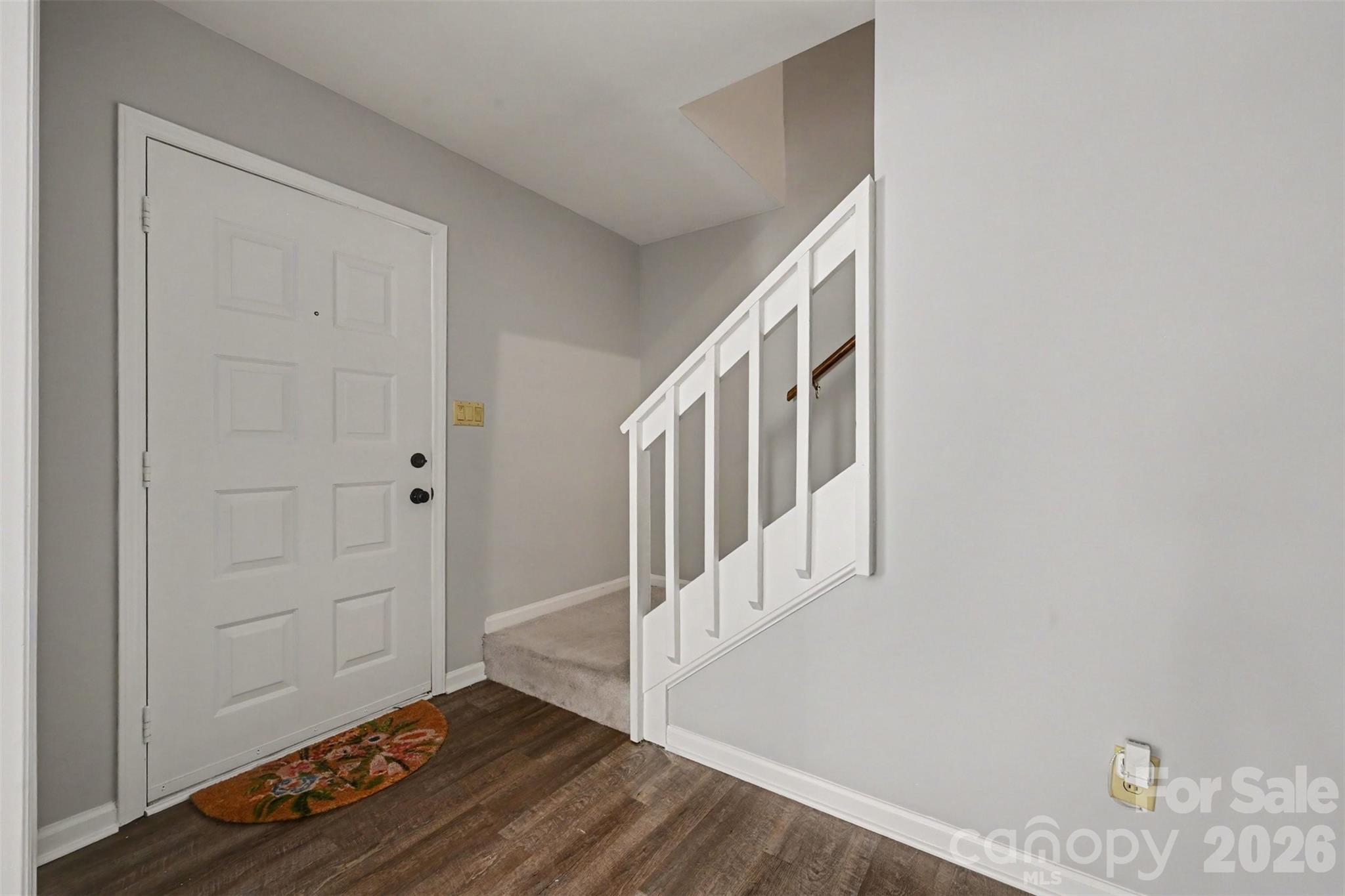 611 Mattingwood Drive Property Photo 5