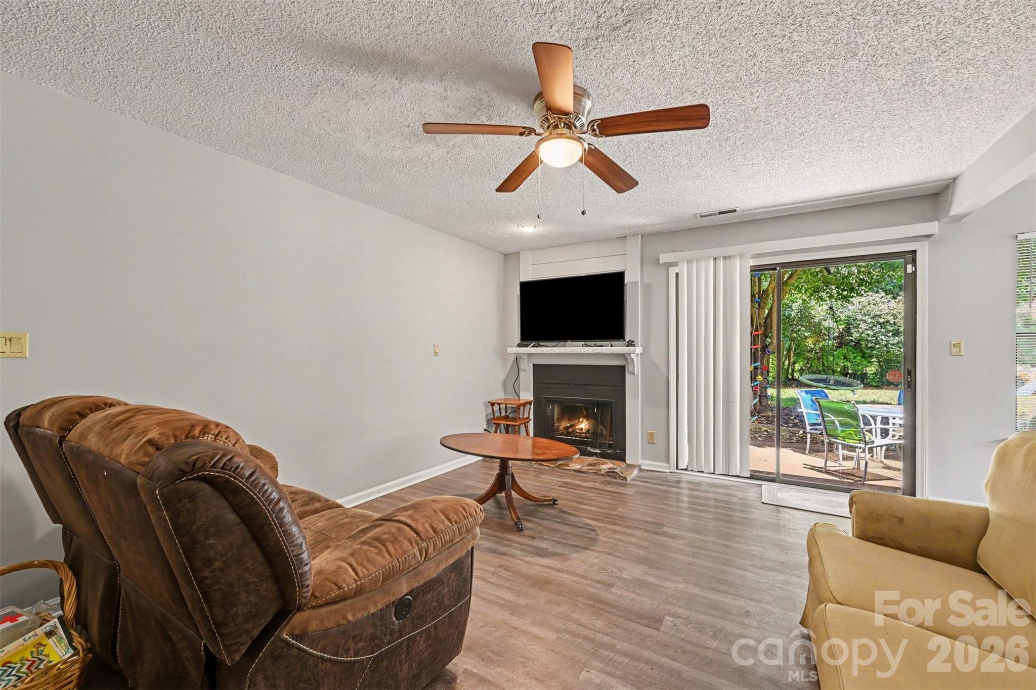 611 Mattingwood Drive Property Photo 6