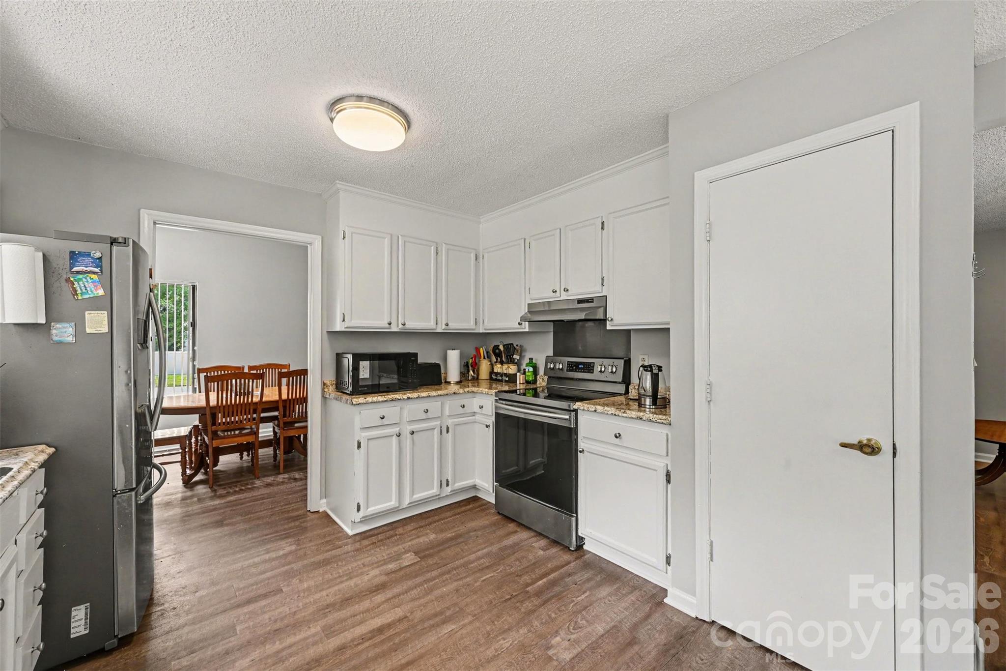 611 Mattingwood Drive Property Photo 10