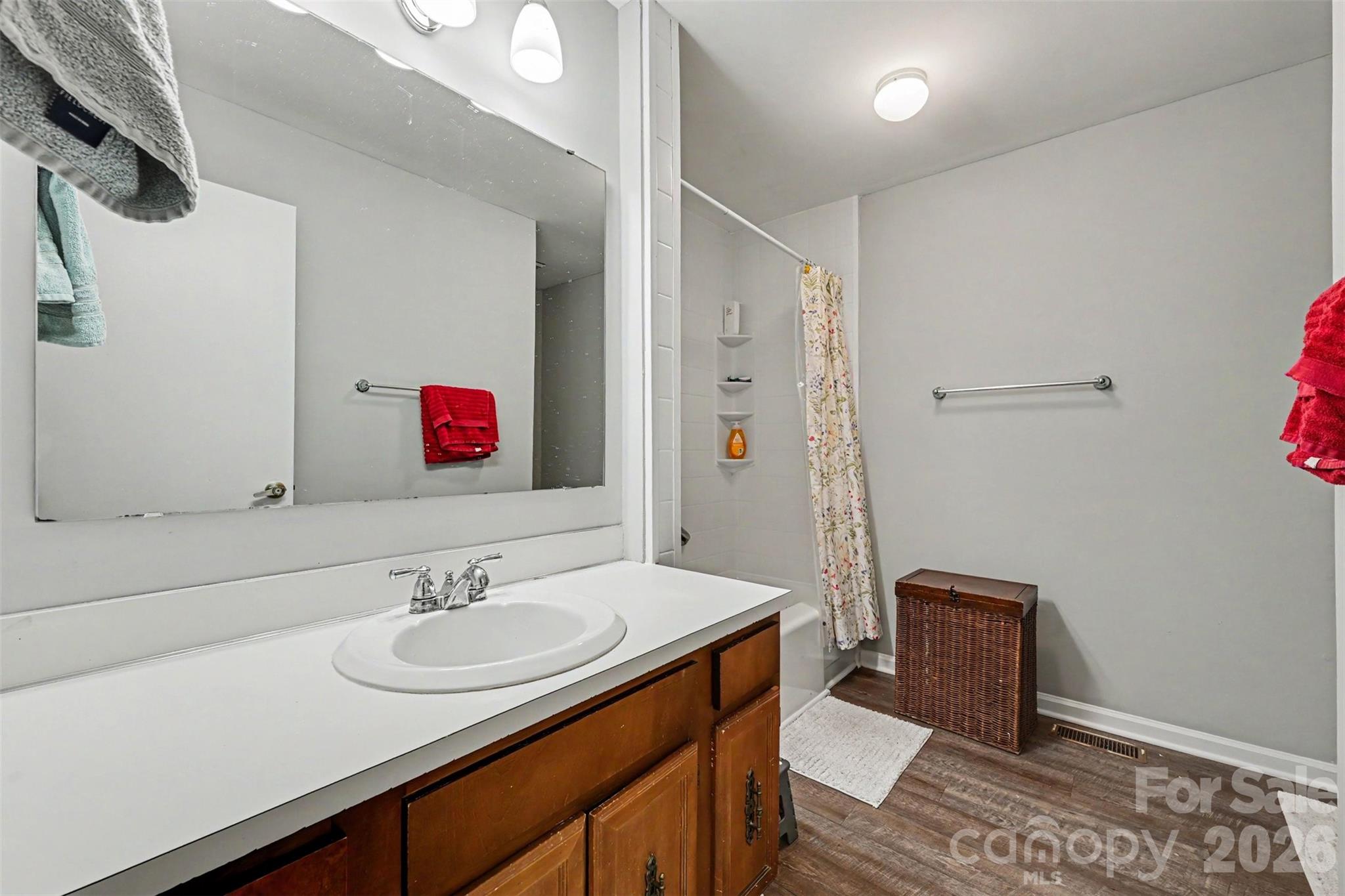 611 Mattingwood Drive Property Photo 24