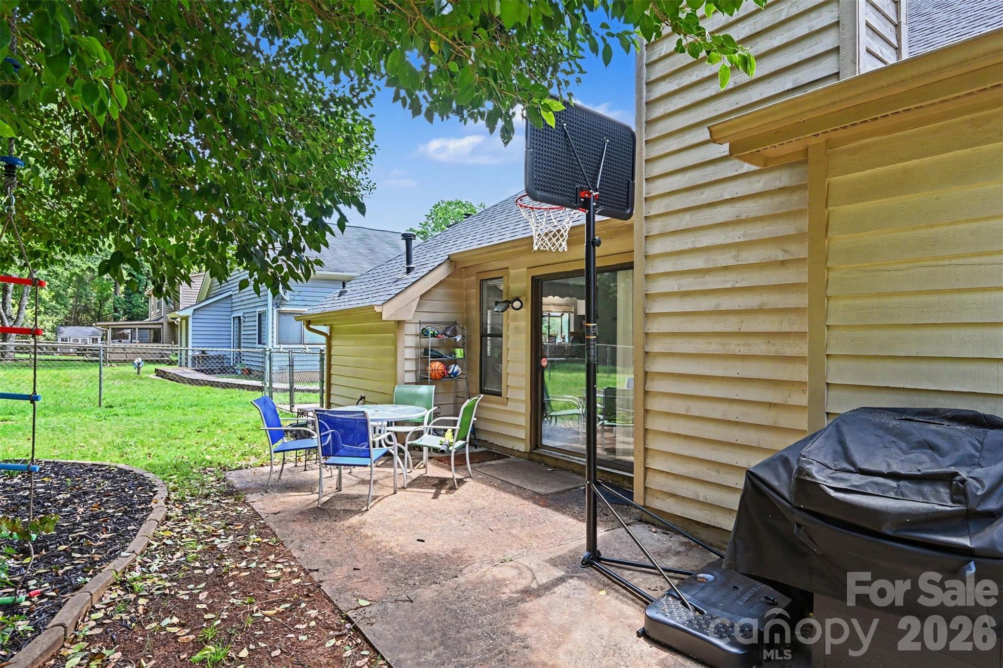 611 Mattingwood Drive Property Photo 29