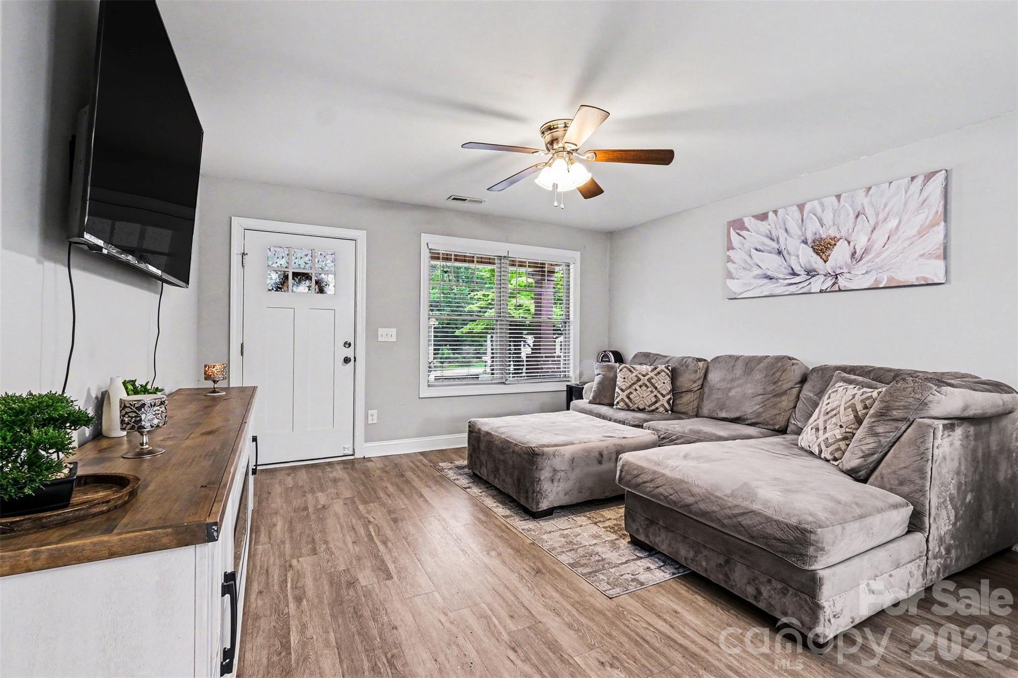 702 Margate Avenue Property Photo 8